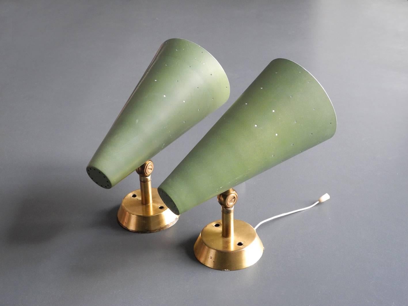 Pair of Midcentury Perforated Metal Sconces Made of Brass and Aluminum, Italy In Good Condition In München, DE