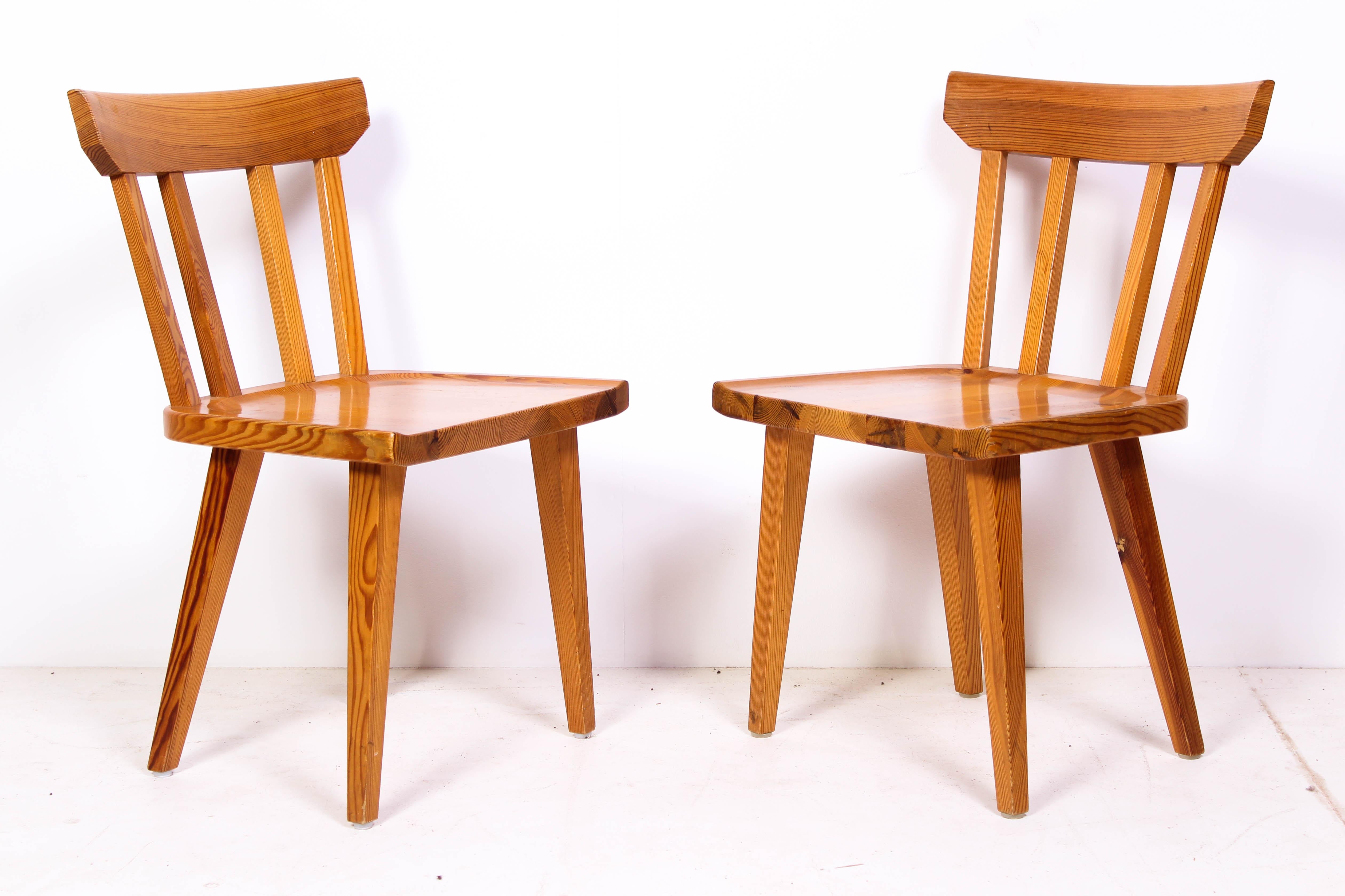 Pair of Midcentury Pine Dining Chairs by Karl Andersson & Söner im Zustand „Gut“ in Malmo, SE