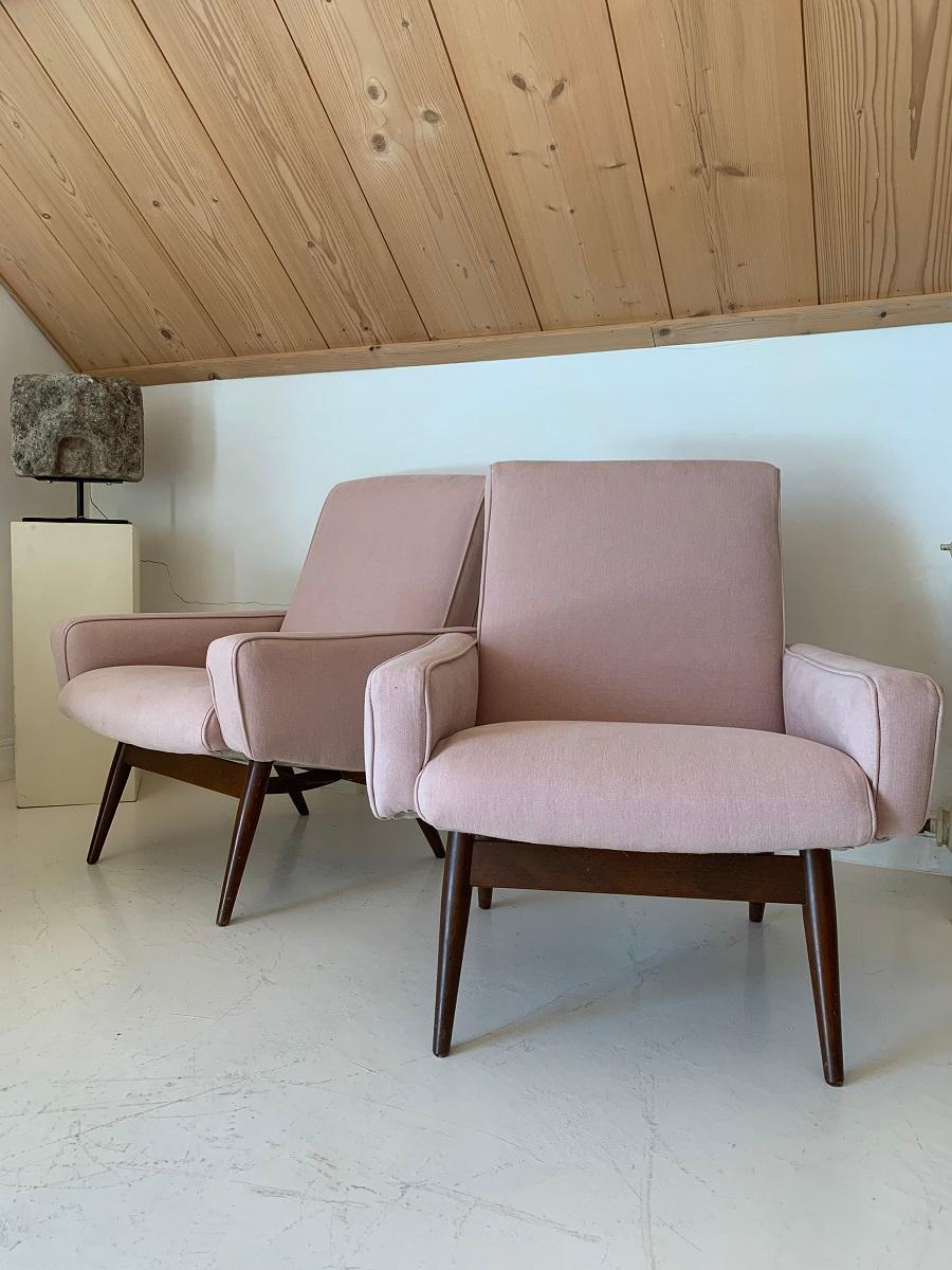 Mid-Century Modern Pair of Midcentury Pink Lounge Chairs