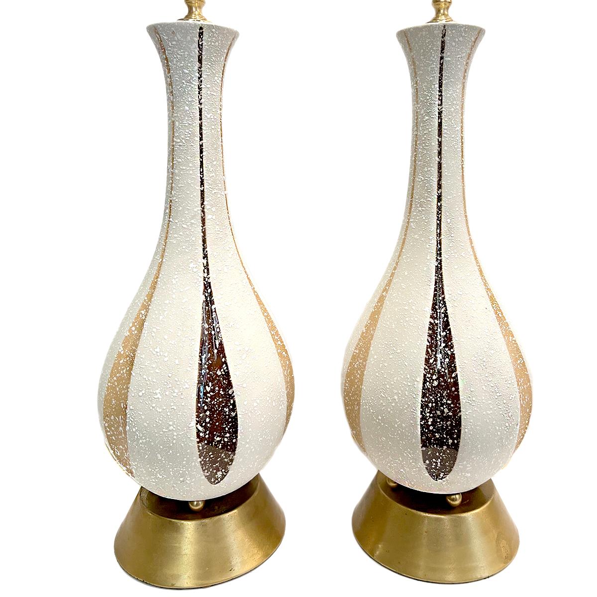 Mid-20th Century Pair of Midcentury Porcelain Lamps For Sale
