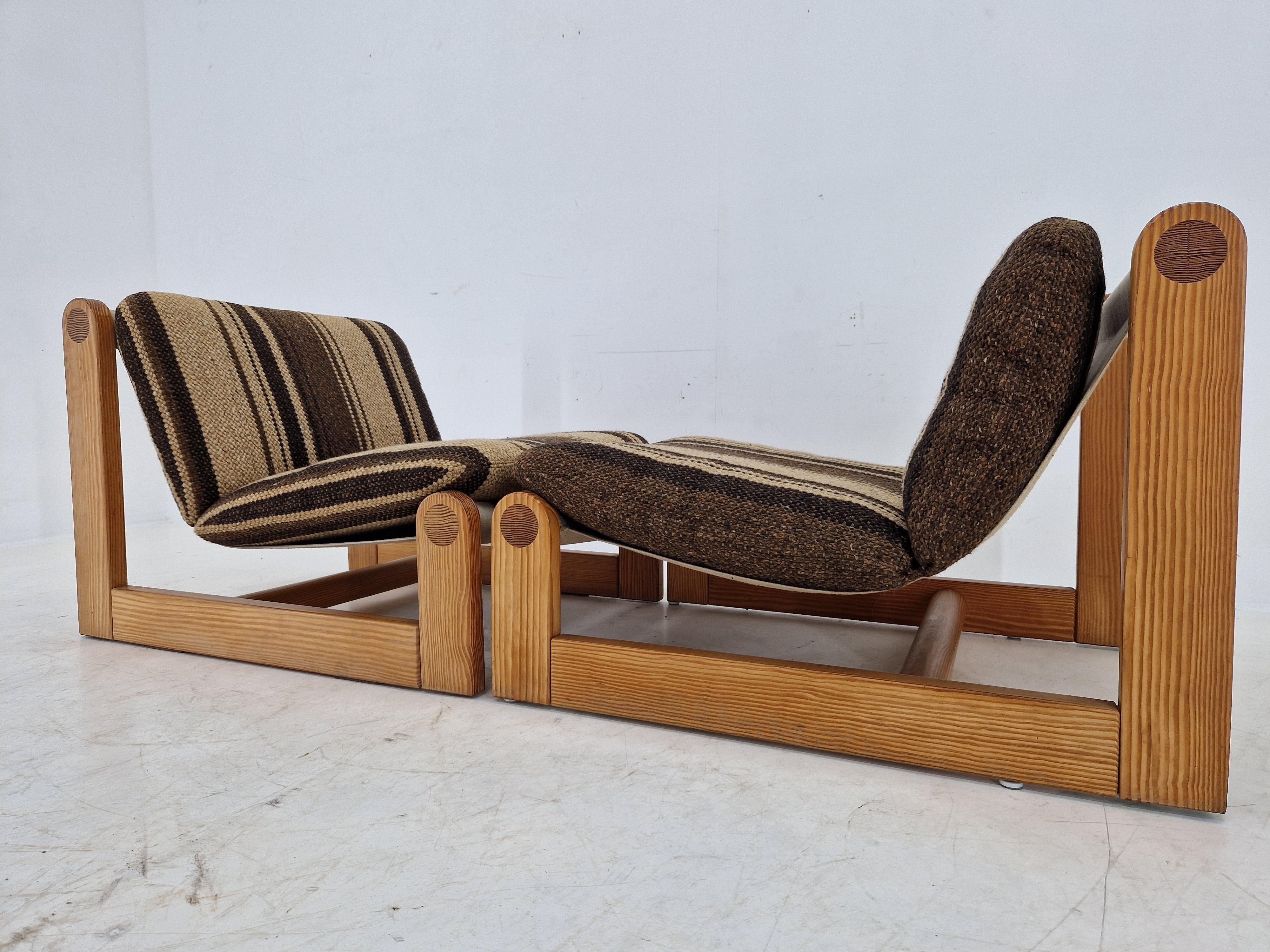 Tissu Paire de chaises longues rares du milieu du siècle en bois de pin, Danemark, années 1960