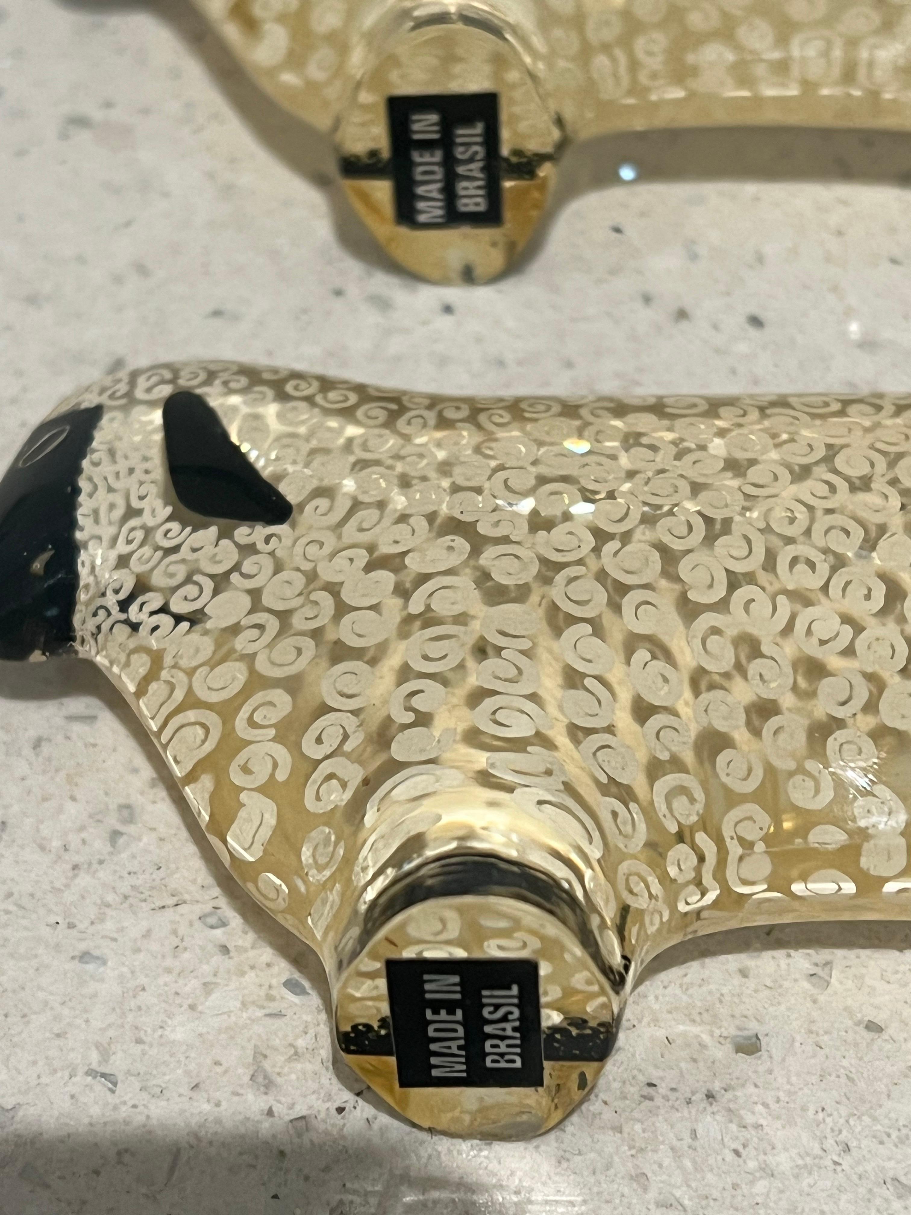 XX secolo Coppia di rare sculture di pecore in lucite di Abraham Palatnik risalenti alla metà del secolo scorso in vendita