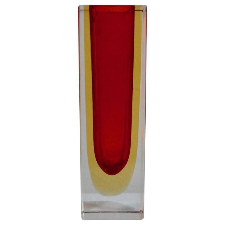 Paar rote und burgunderrote Sommerso-Vasen aus der Mitte des Jahrhunderts (Italienisch) im Angebot