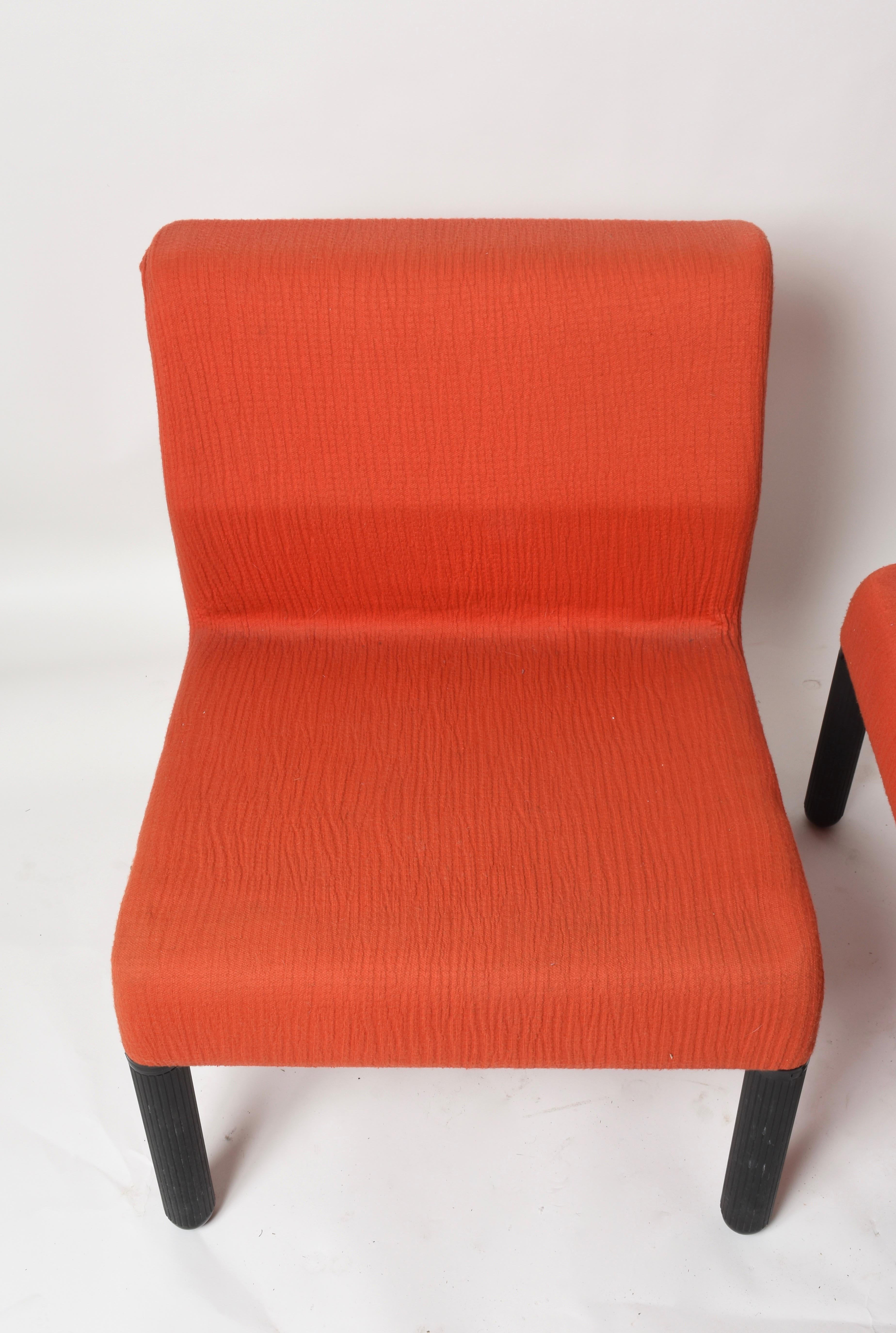 Pair of Midcentury Red Fabric and Black Plastic Italian Armchairs, Menphis 1980s For Sale 7