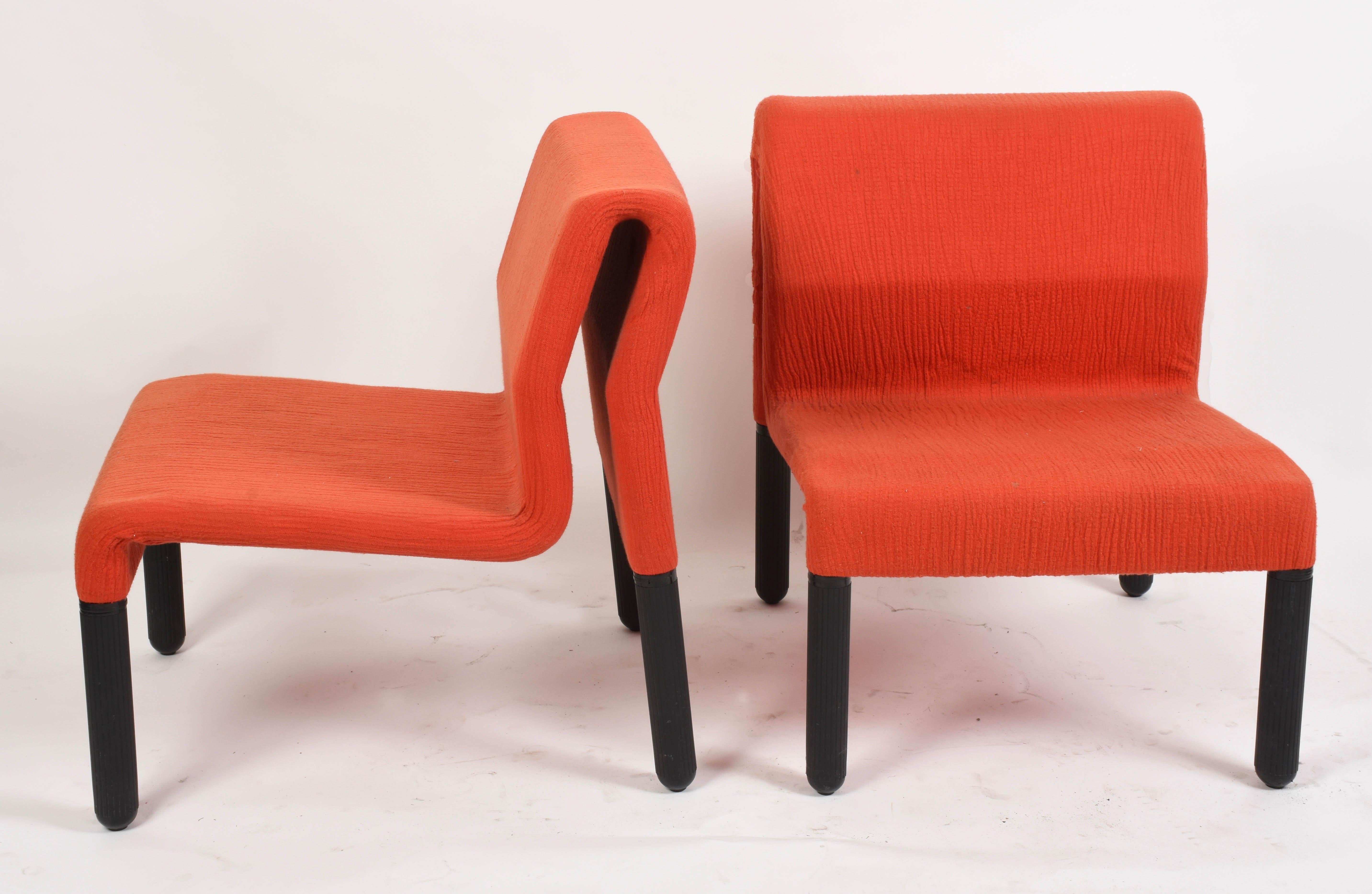 Pair of Midcentury Red Fabric and Black Plastic Italian Armchairs, Menphis 1980s For Sale 12