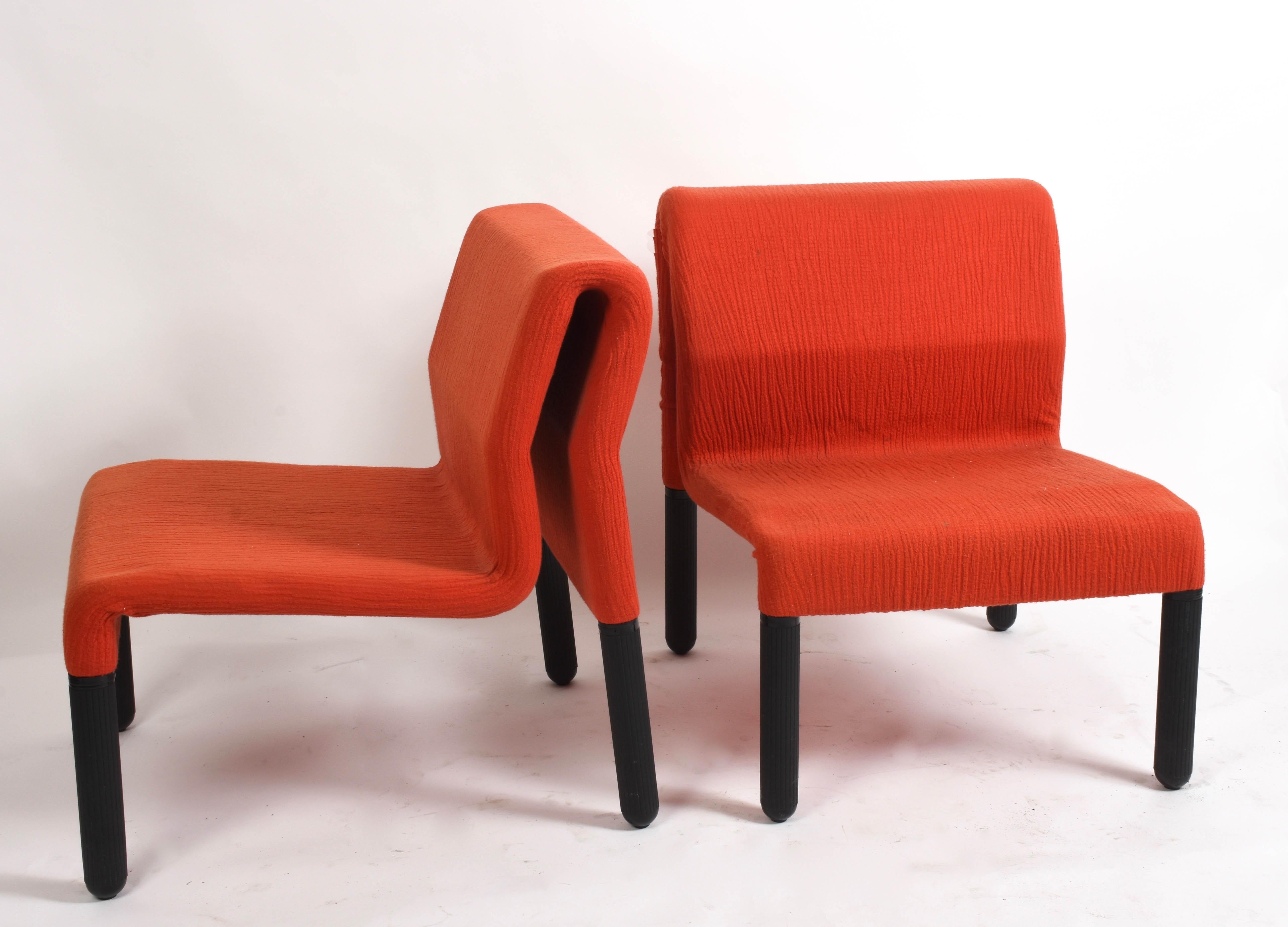 Pair of Midcentury Red Fabric and Black Plastic Italian Armchairs, Menphis 1980s For Sale 14