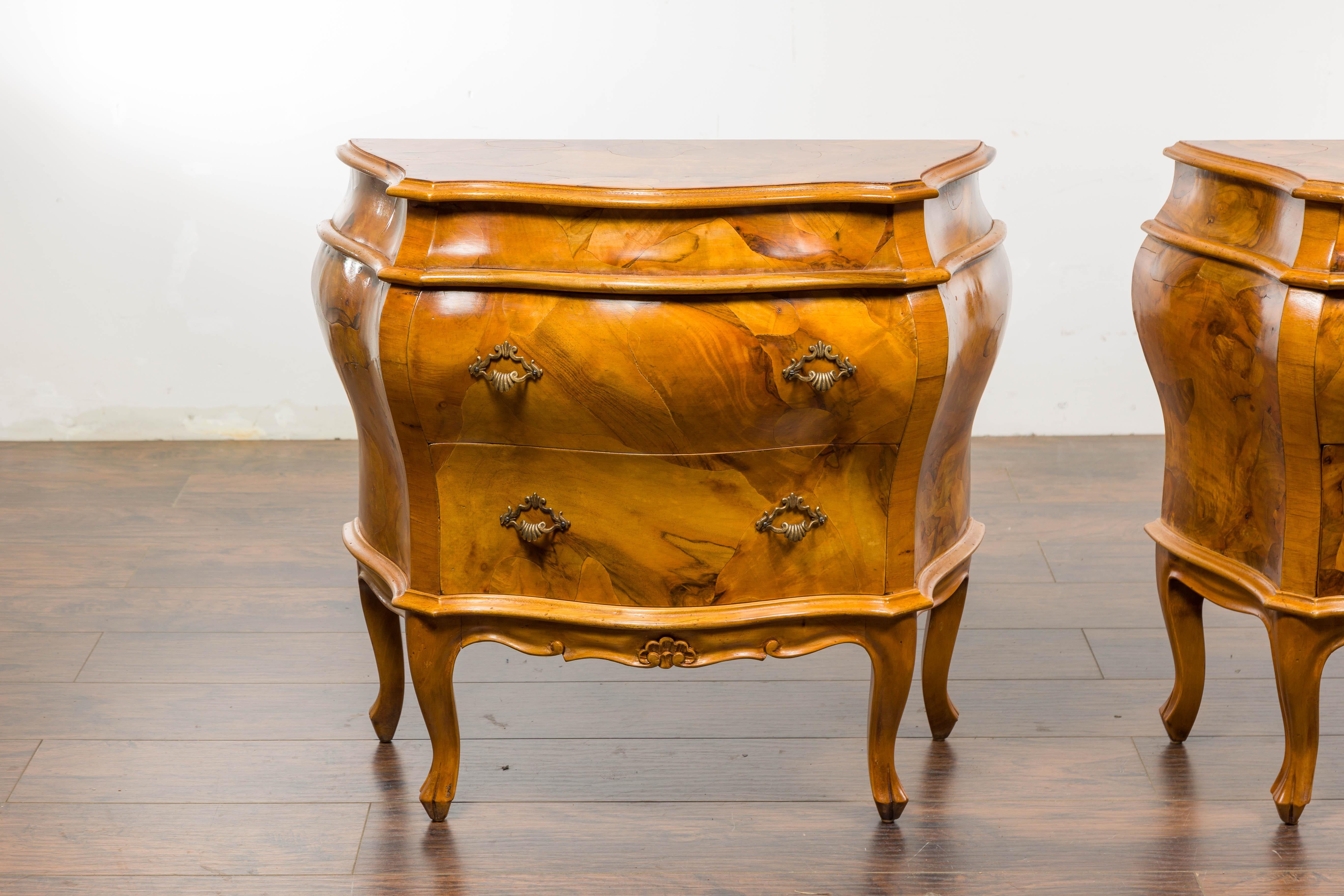 Pair of Midcentury Rococo Style Walnut Bombé Bedside Chests In Good Condition For Sale In Atlanta, GA