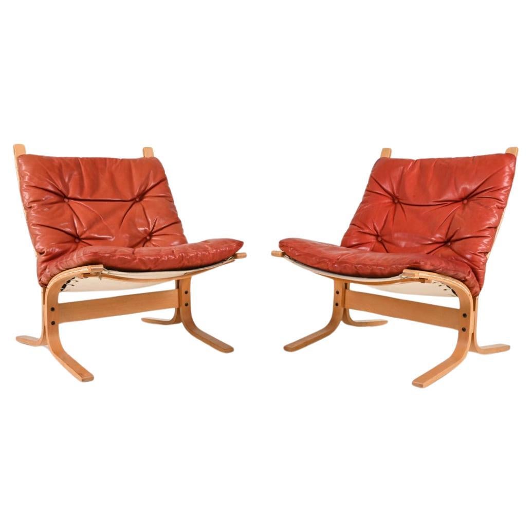 Travail du bois Paire de chaises longues Siesta en cuir de style scandinave moderne du milieu du siècle dernier par Westnofa en vente