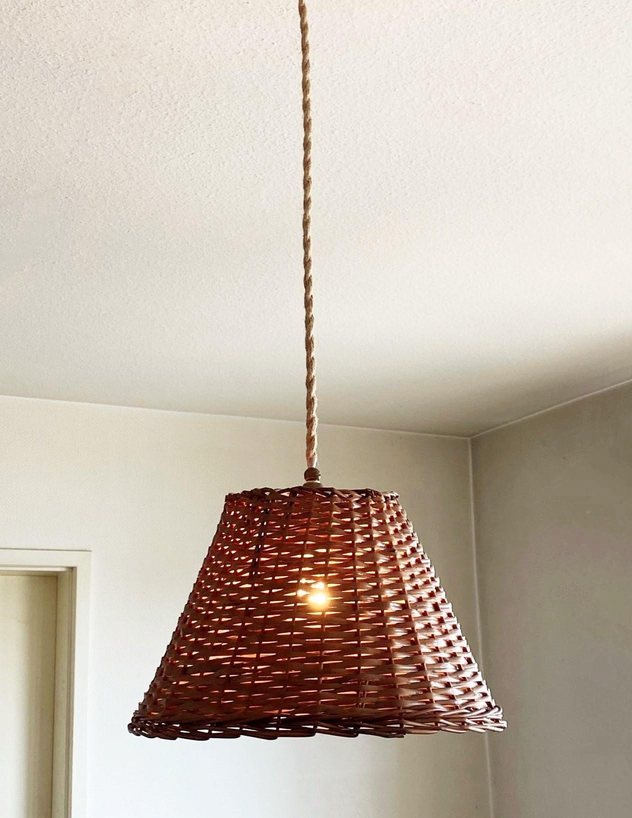 XX secolo Ciondolo in rattan scandinavo del Medioevo, anni '60 in vendita