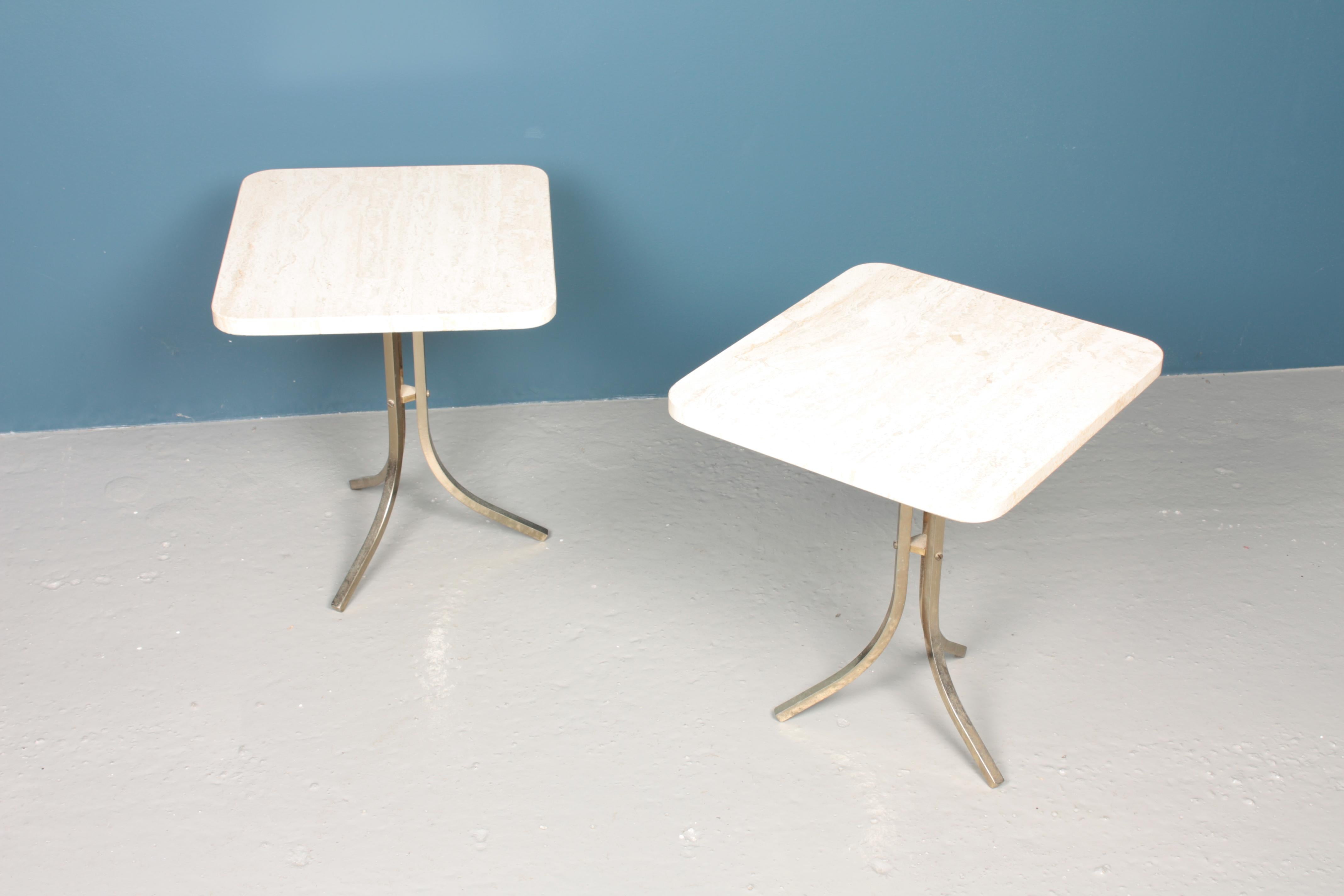Scandinavian Modern Pair of Midcentury Side Tables in Brass and Travertine, 1960s For Sale