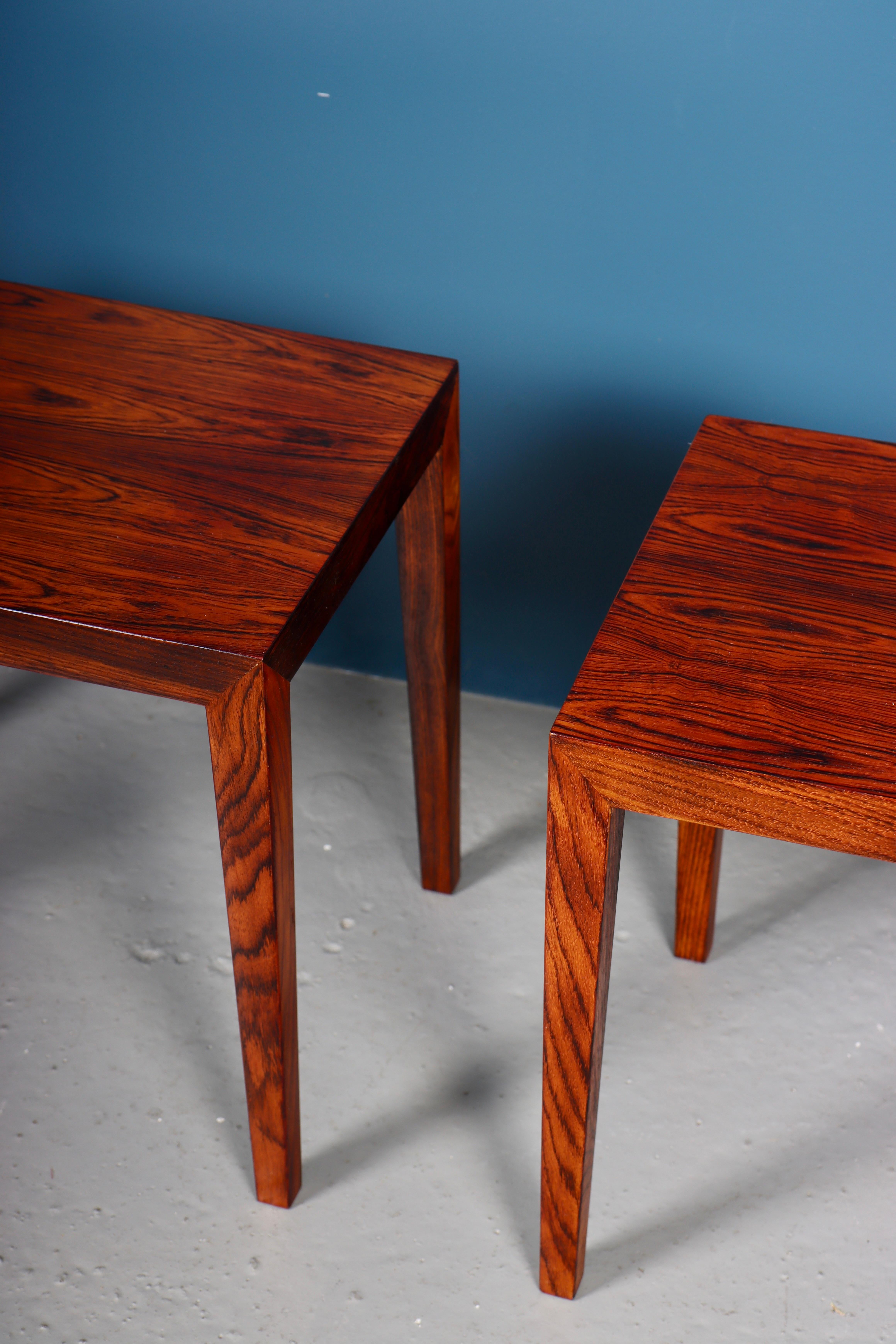 Danois Paire de tables d'appoint du milieu du siècle en bois de rose par Haslev, design danois, années 1960 en vente