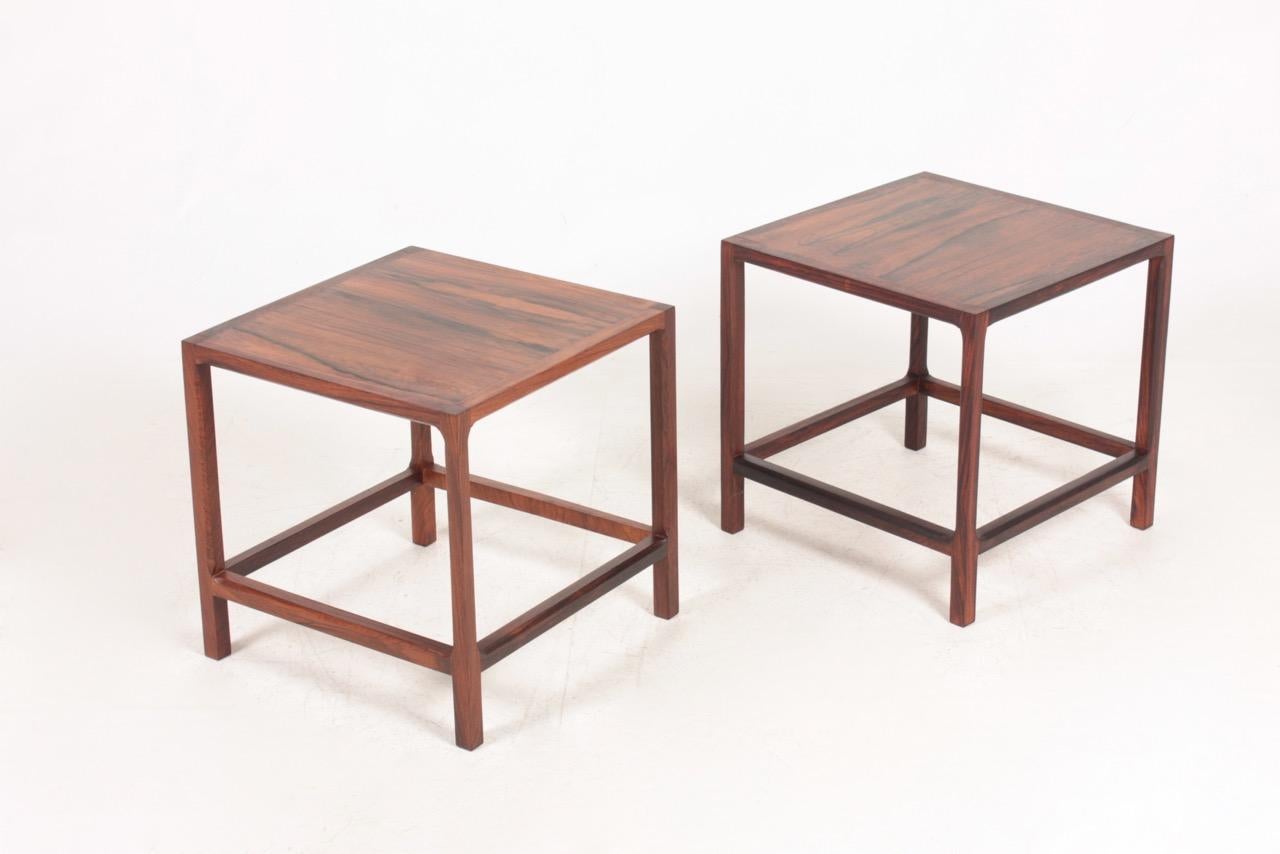 Paar Beistelltische aus Palisanderholz. Entworfen von Aksel Kjærsgaard in den 1960er Jahren, Dänemark. Toller Originalzustand.