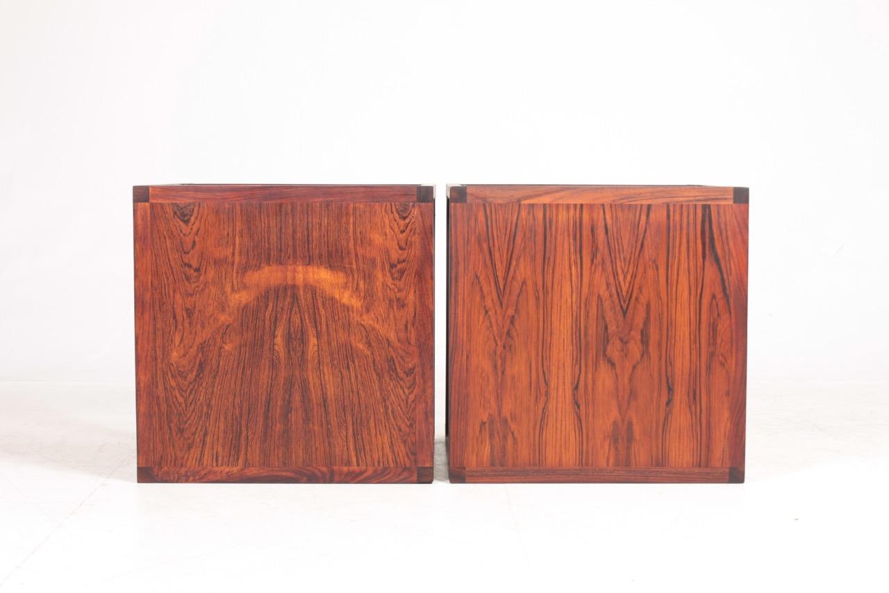 Paar Beistelltische aus Rosenholz aus der Mitte des Jahrhunderts, entworfen von Aksel Kjærsgaard, 1960er Jahre im Zustand „Gut“ im Angebot in Lejre, DK