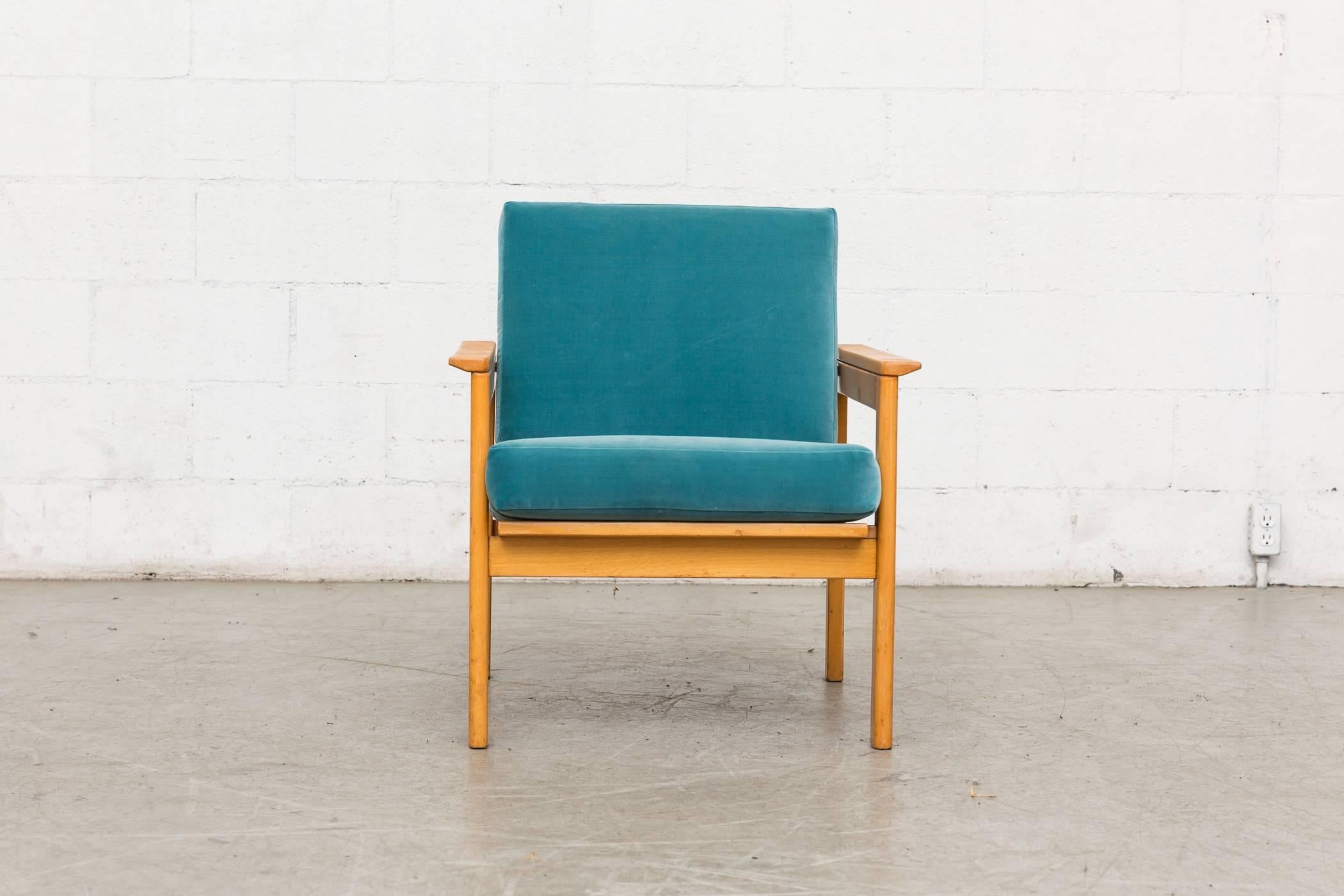 Pair of Midcentury Slat Back Lounge Chairs in Turquoise Velvet 1
