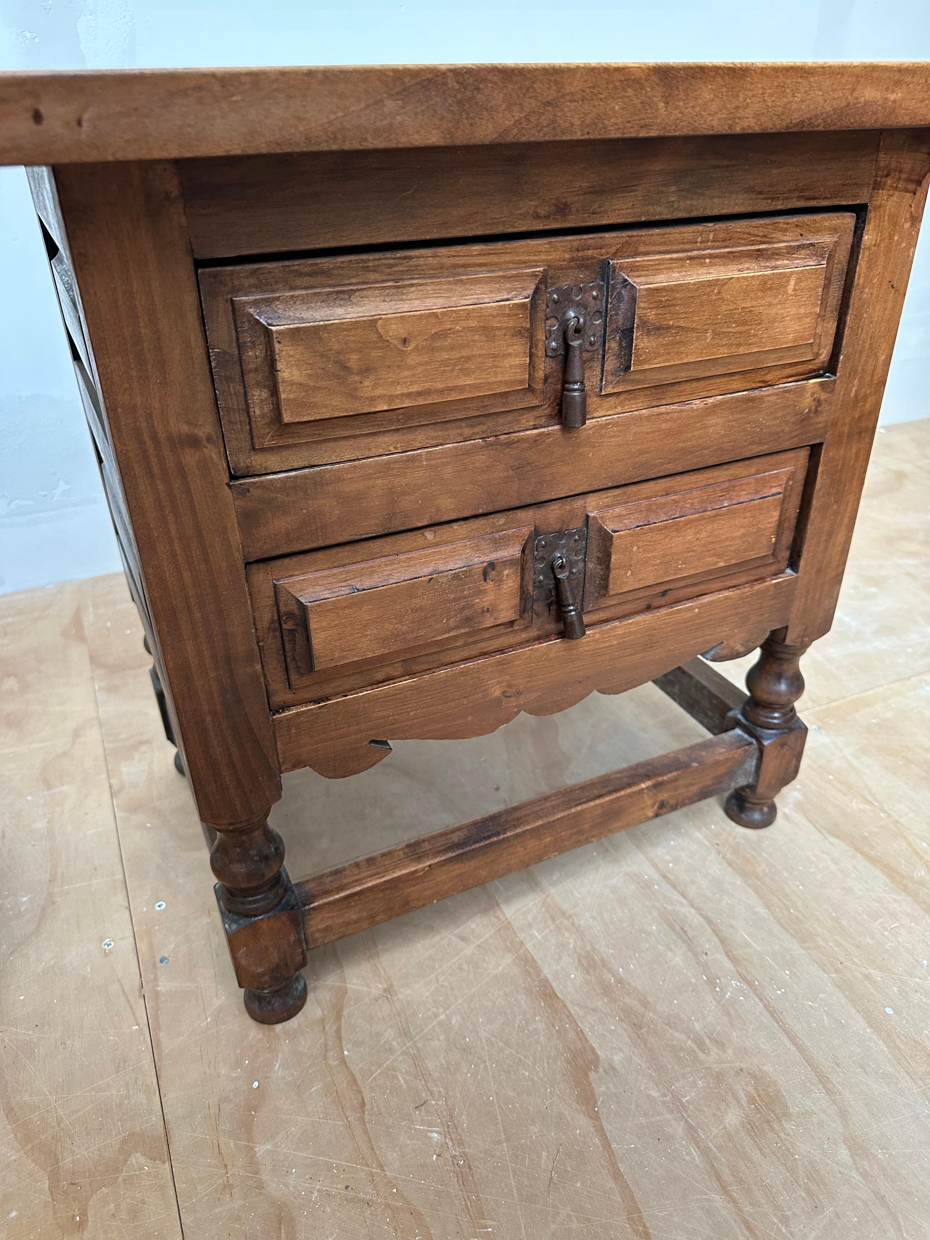 Pair of Midcentury Spanish Hacienda Style Two-Drawers Bedside Tables Nightstands For Sale 7