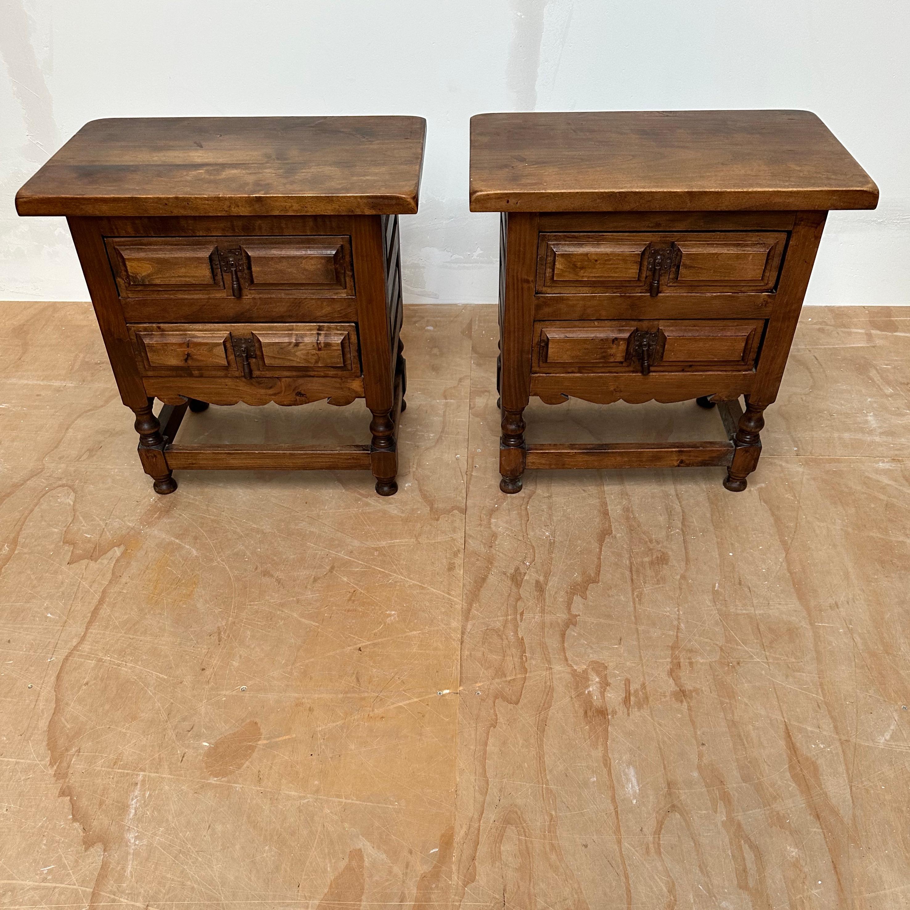 Pair of Midcentury Spanish Hacienda Style Two-Drawers Bedside Tables Nightstands For Sale 11
