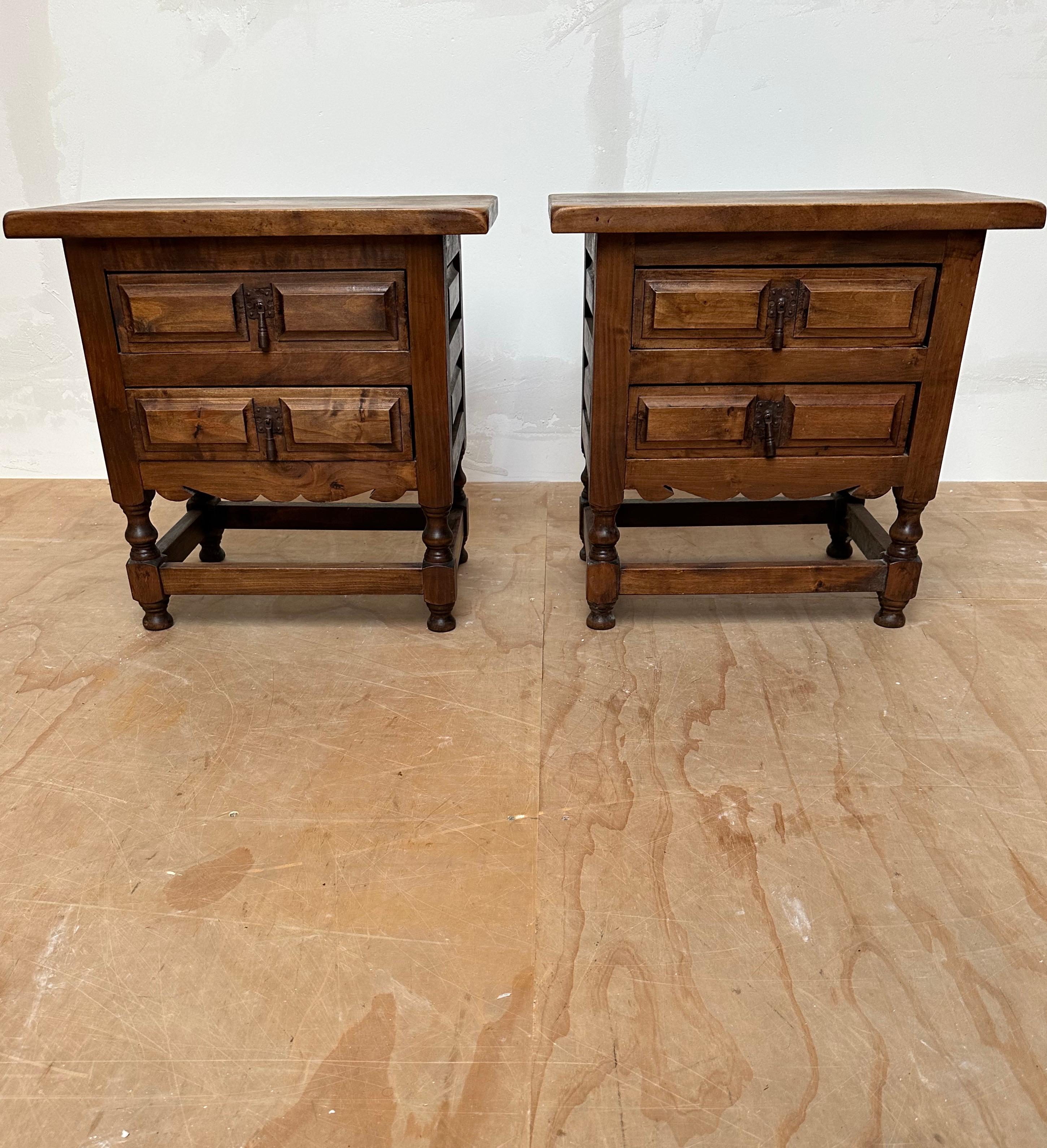 Pair of Midcentury Spanish Hacienda Style Two-Drawers Bedside Tables Nightstands For Sale 12