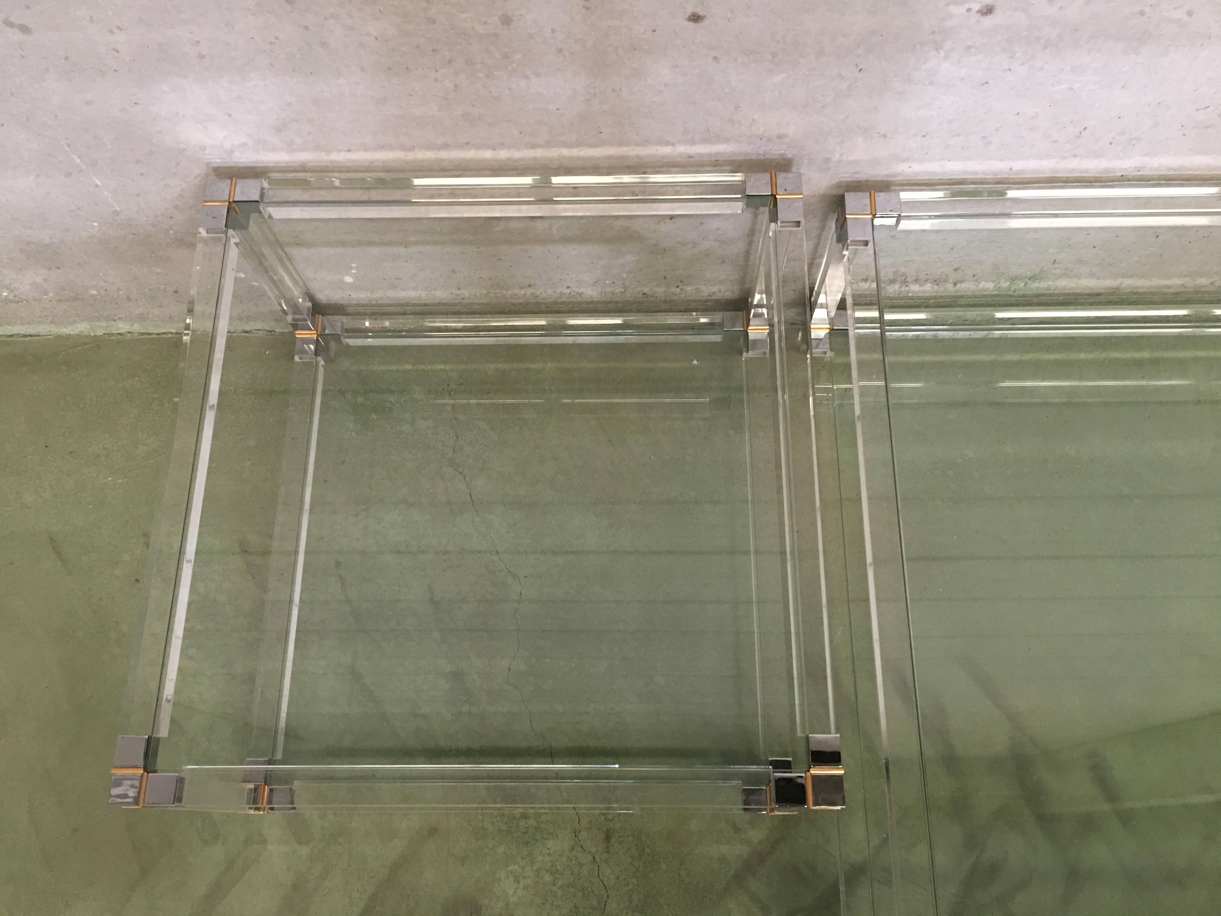 20th Century Pair of Midcentury Square Lucite Coffee Tables with Chromed Metal Details For Sale