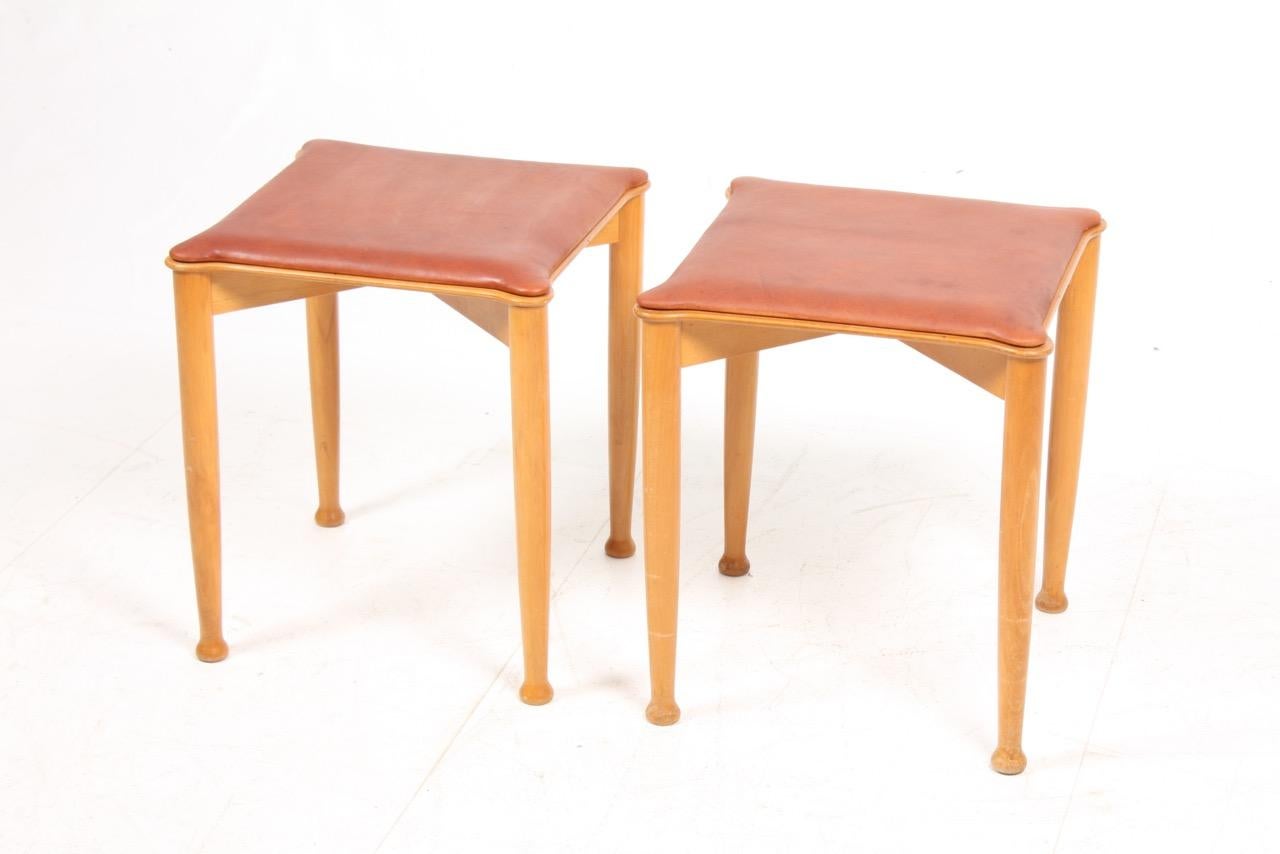 Scandinavian Modern Pair of Midcentury Stools, Patinated Leather by Hvidt & Mølgaard, Danish Design