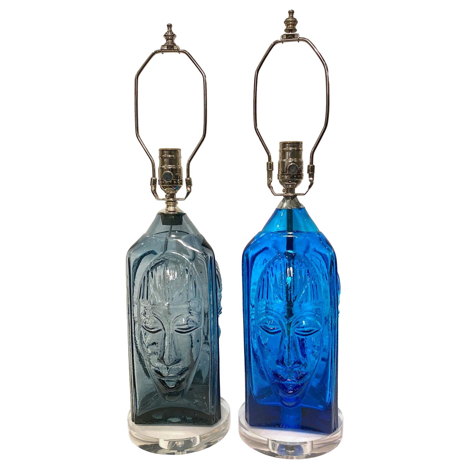 Zwei schwedische Glas-Tischlampen aus der Mitte des Jahrhunderts im Angebot