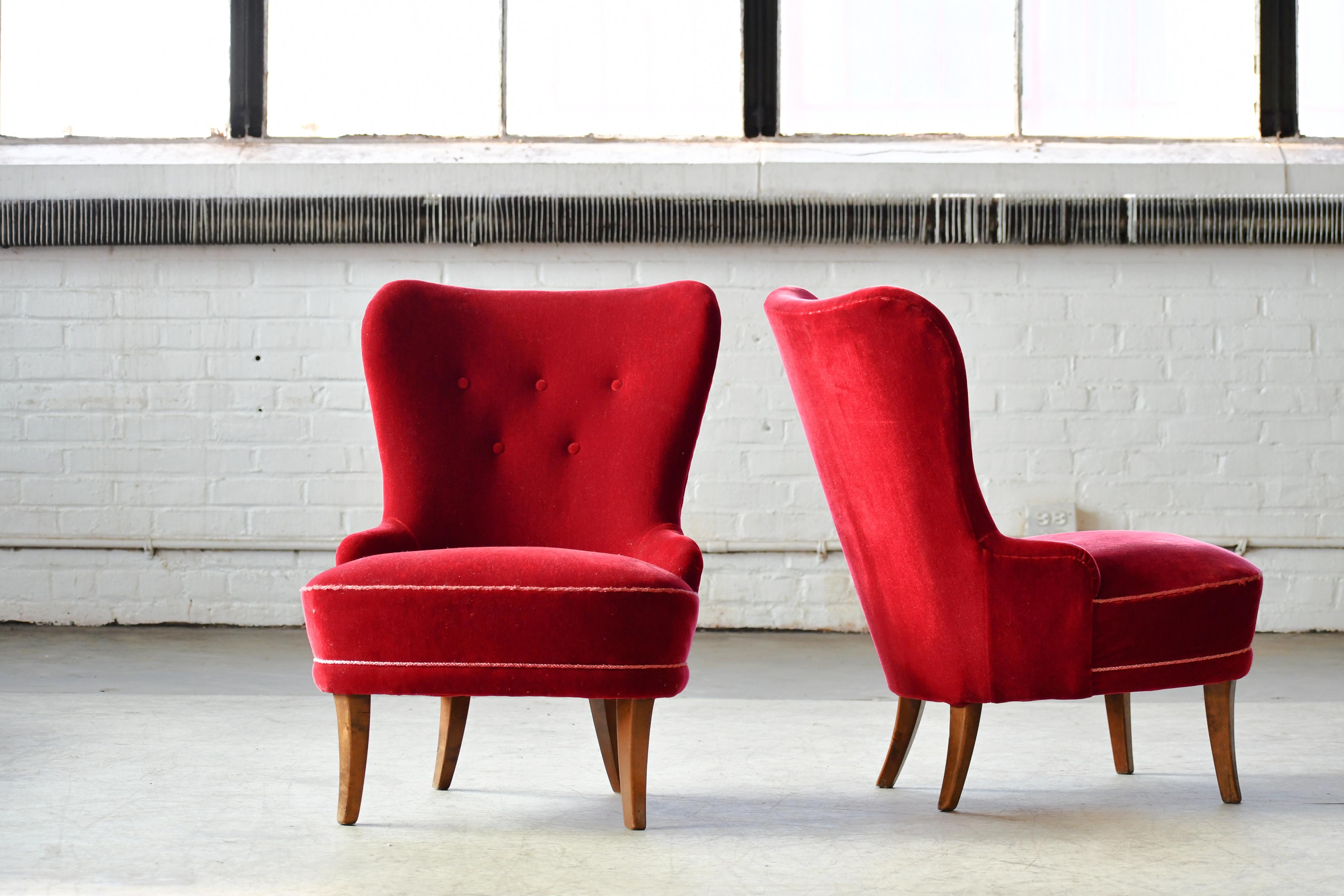 Mid-Century Modern Pair of Midcentury Swedish Slipper Chairs in Mahogany and Red Velvet, circa 1950