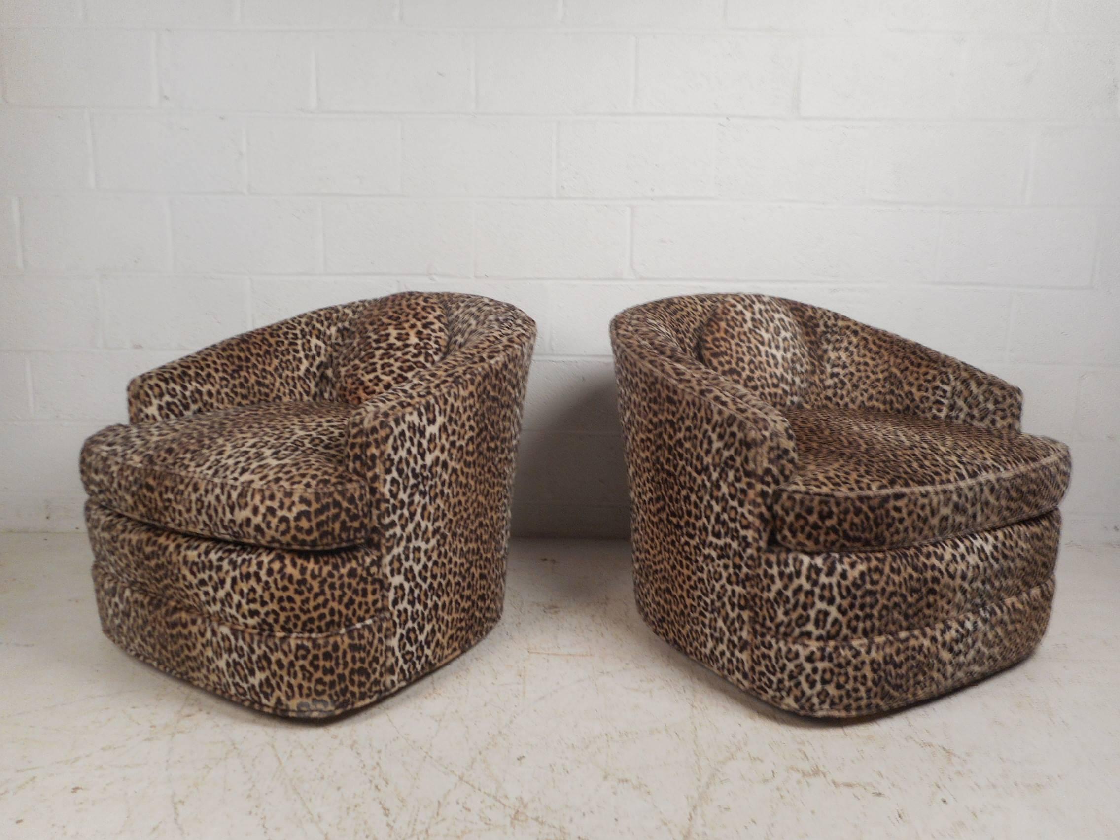 Mid-Century Modern Pair of Midcentury Swivel Tub Chairs by Henredon