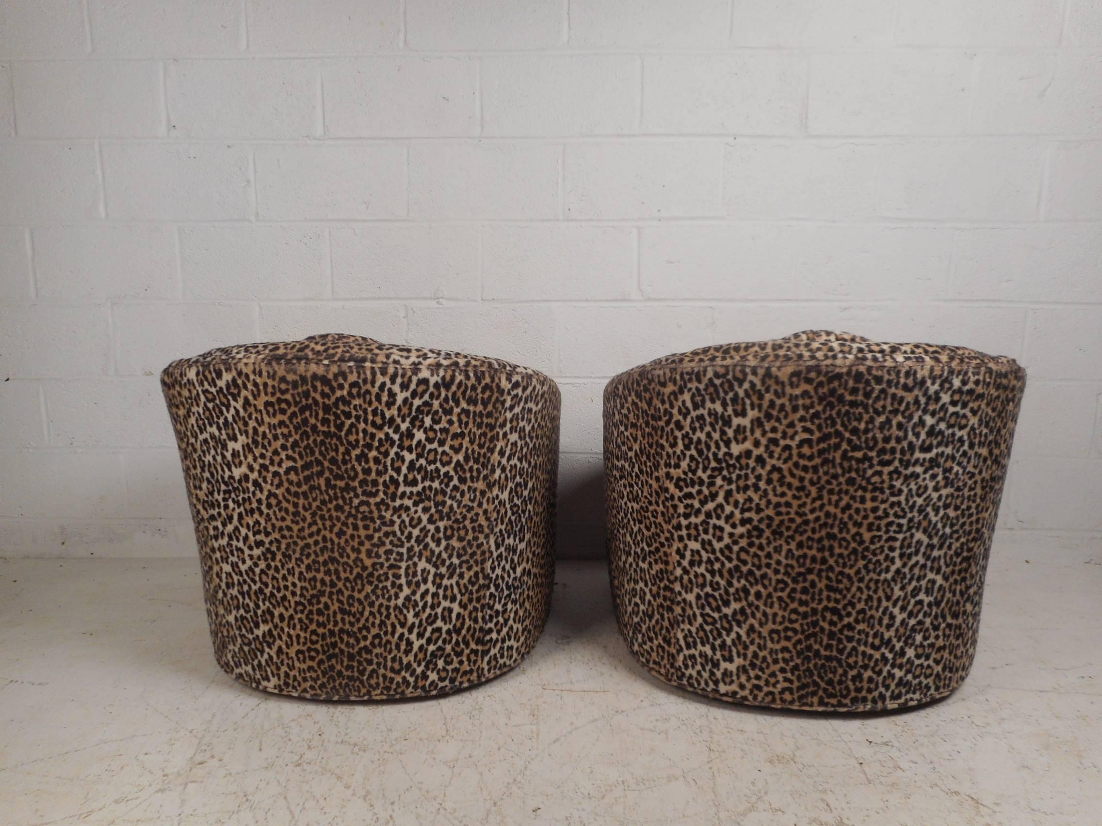 Pair of Midcentury Swivel Tub Chairs by Henredon In Good Condition In Brooklyn, NY