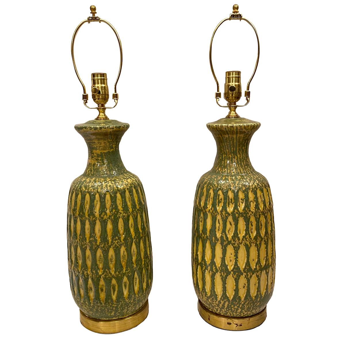 Porcelaine Paire de lampes de table du milieu du siècle en vente