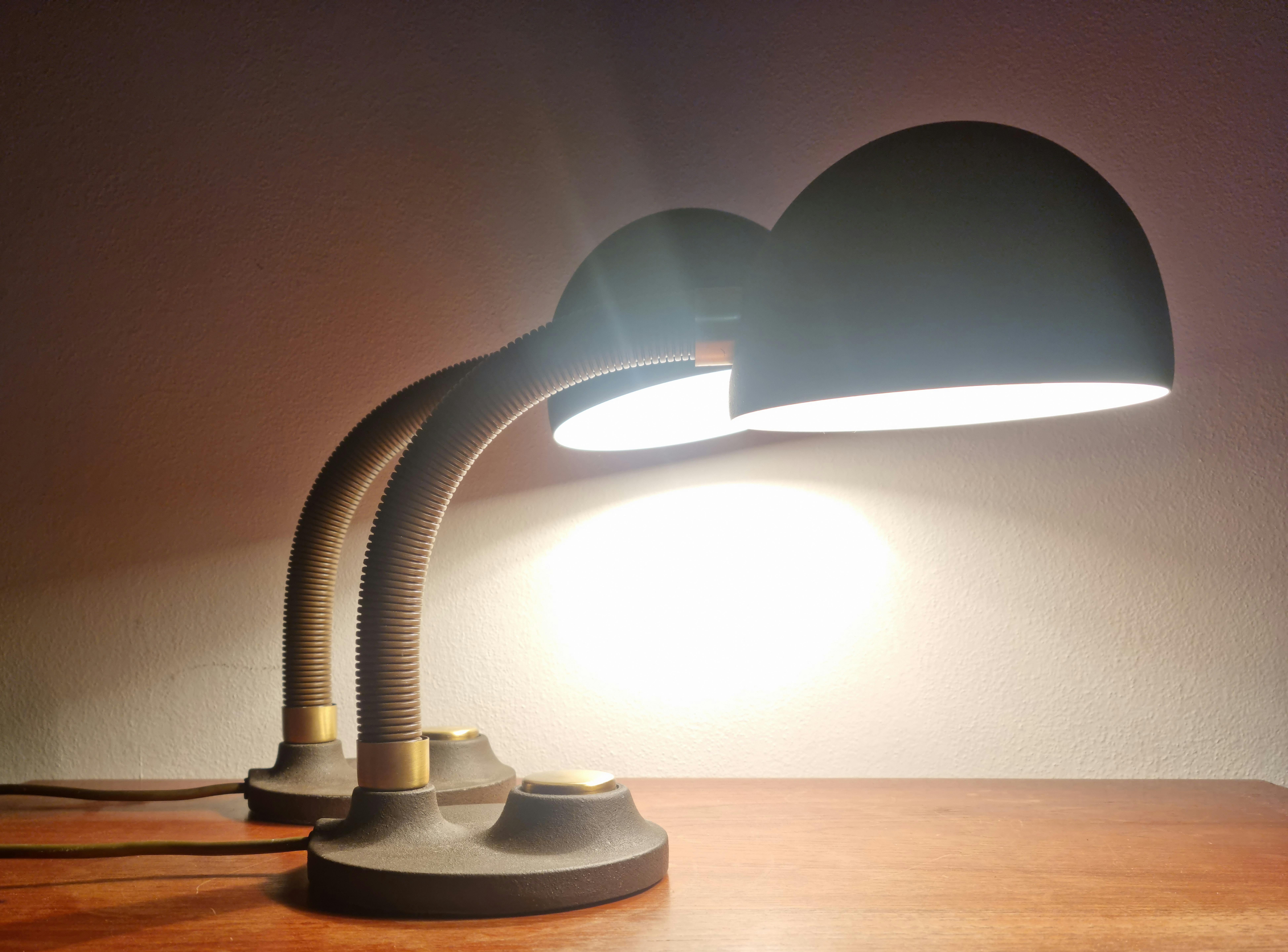 - nice style of lighting
- marked by label
- rare type
- adjustable
- bauhaus and industrial style.