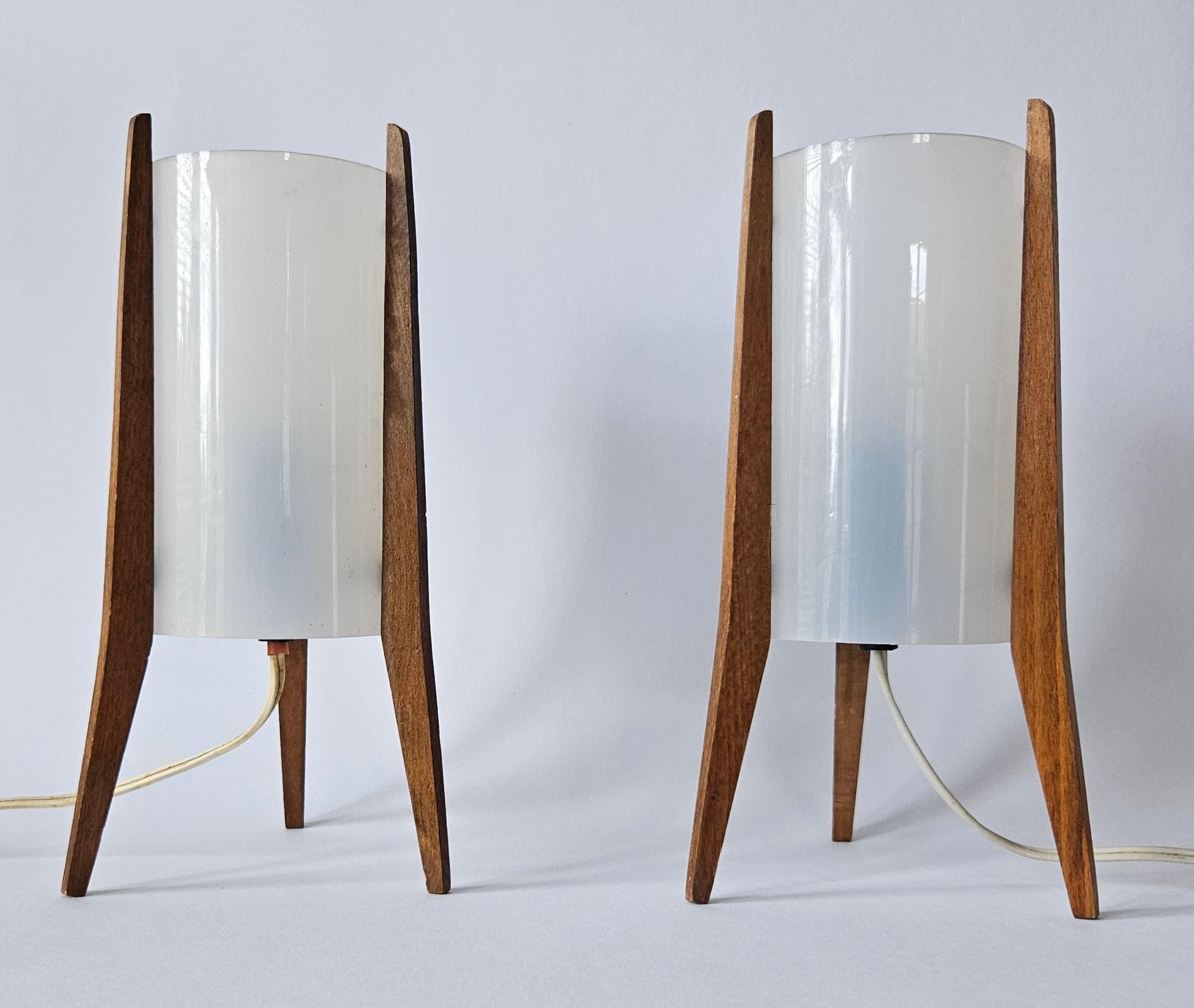 Mid-Century Modern Pair of Midcentury Table Lamps Pokrok Zilina, Tripod, Rocket, 1970s For Sale