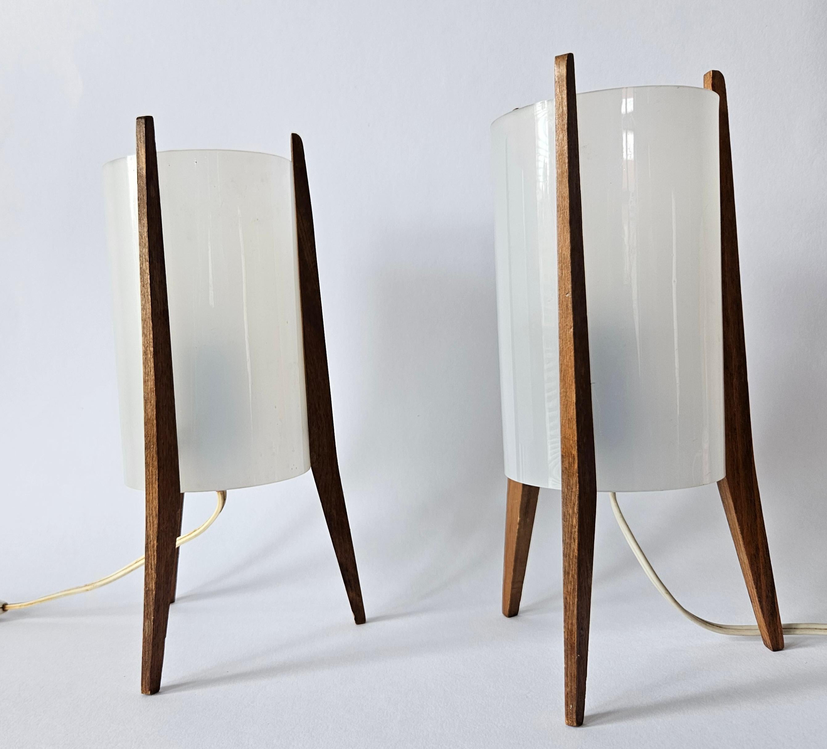 Plastic Pair of Midcentury Table Lamps Pokrok Zilina, Tripod, Rocket, 1970s For Sale