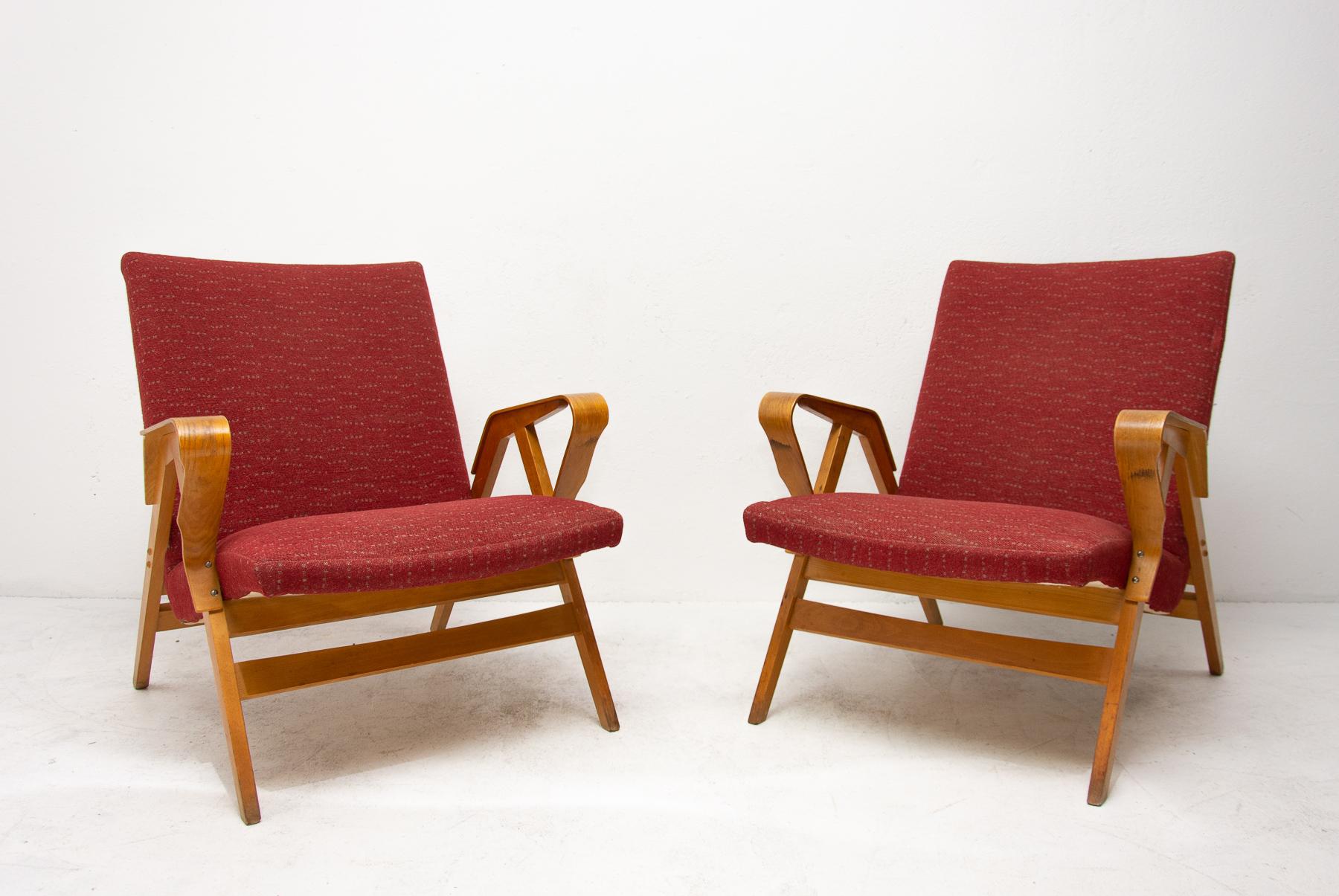 Pair of Midcentury Tatra Bentwood Armchairs, Czechoslovakia, 1960s In Good Condition In Prague 8, CZ