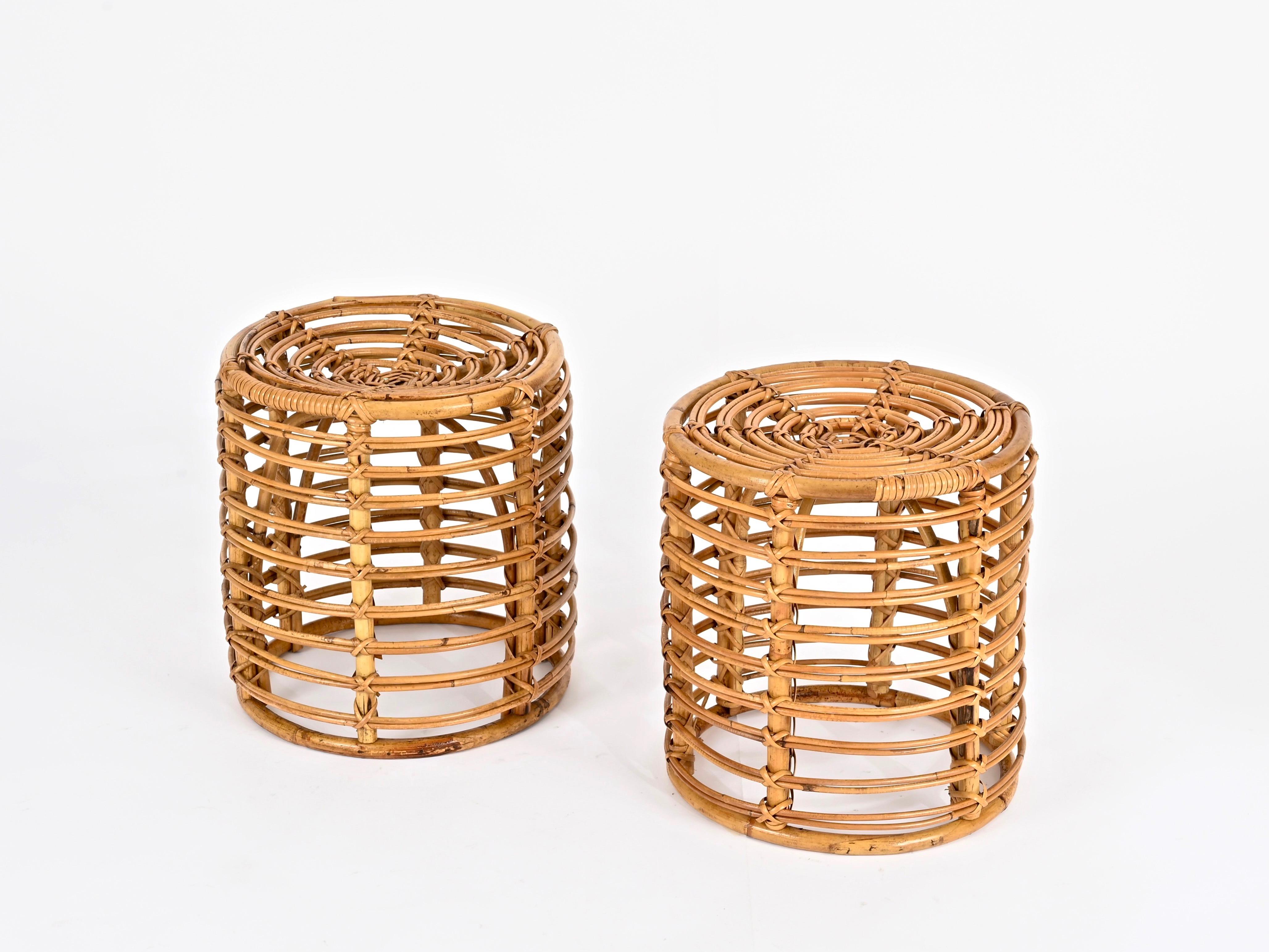 XX secolo Coppia di sgabelli pouf Tito Agnoli in rattan e bambù, Italia 1960 in vendita
