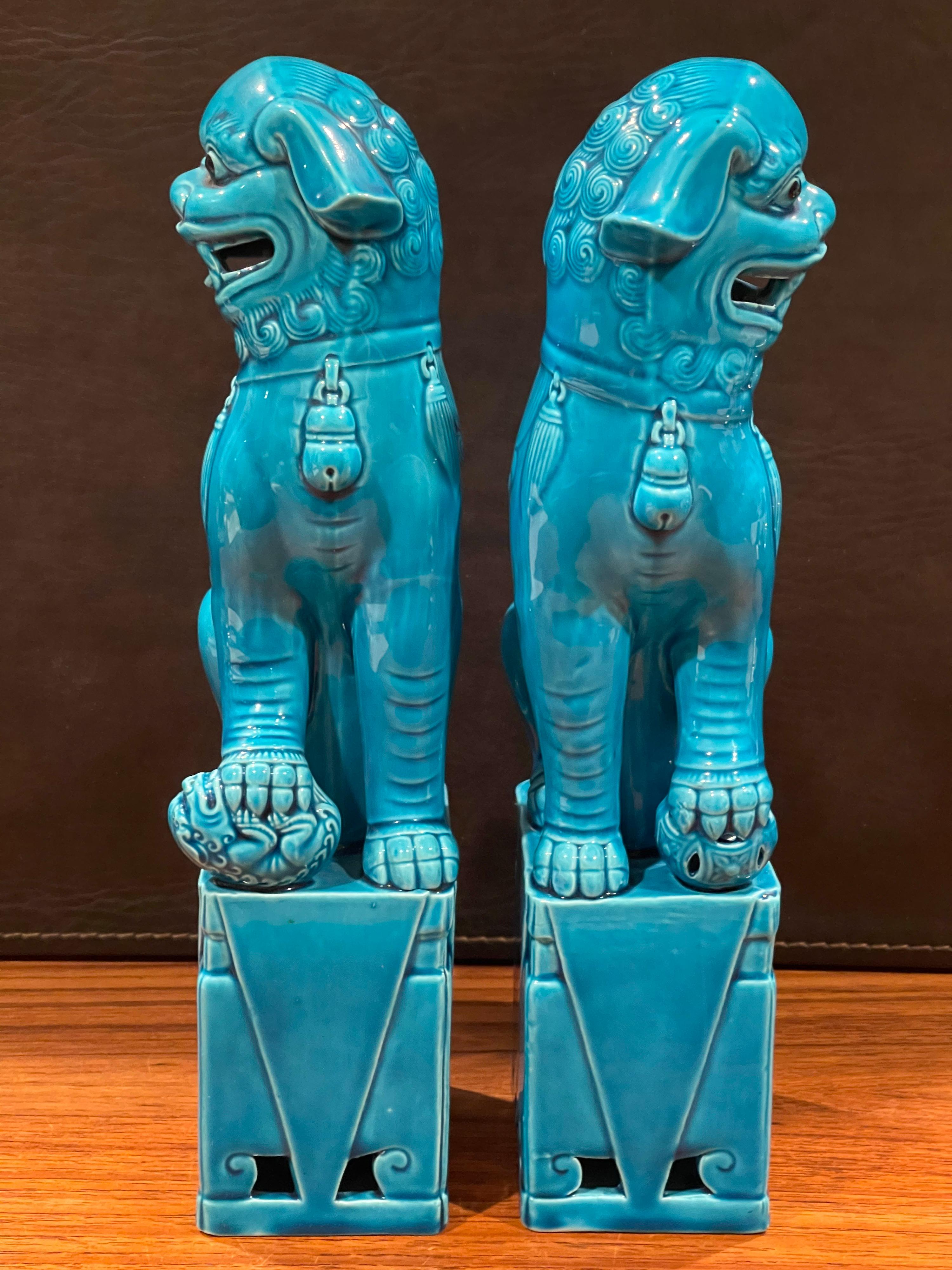 Hollywood Regency Pair of Midcentury Turquoise Blue Ceramic Foo Dog Sculptures