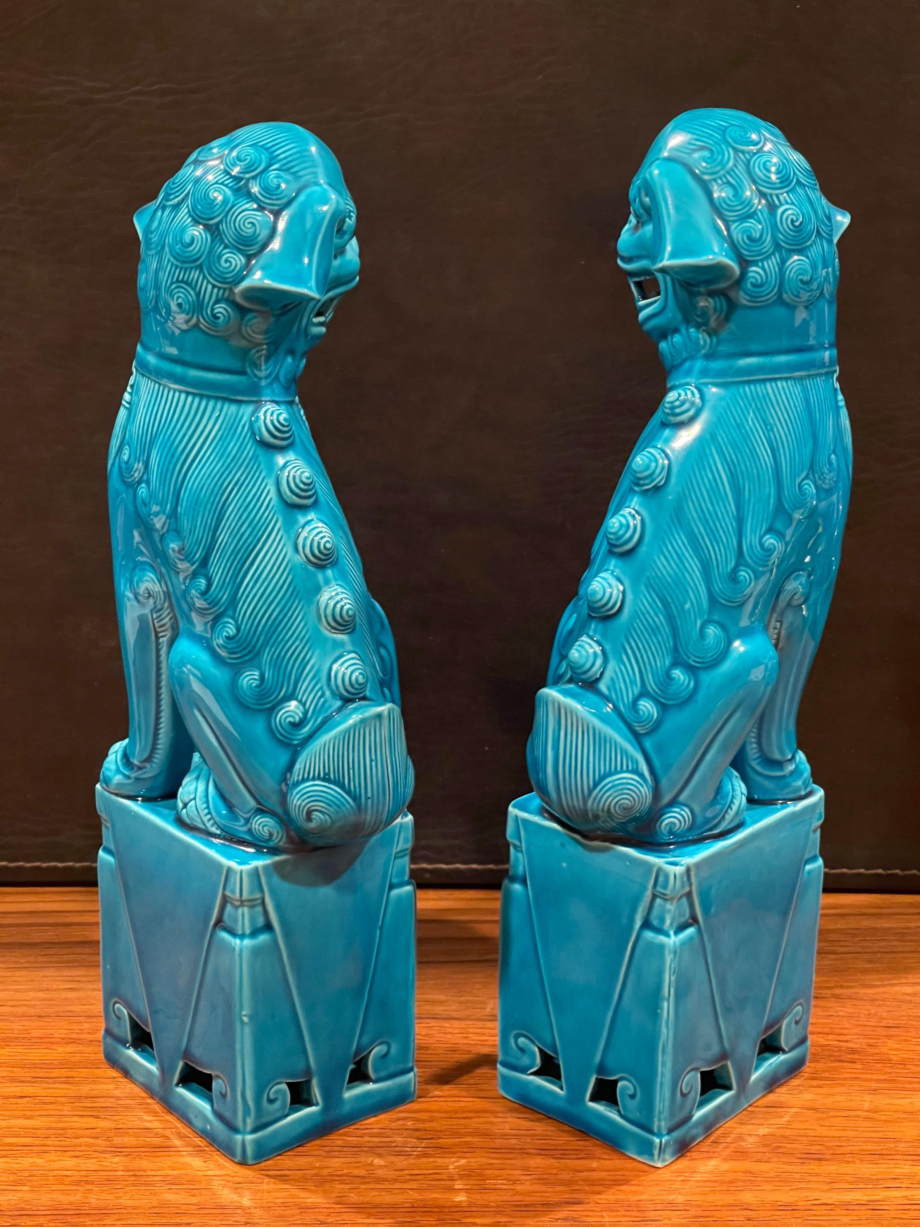 Pair of Midcentury Turquoise Blue Ceramic Foo Dog Sculptures In Good Condition In San Diego, CA