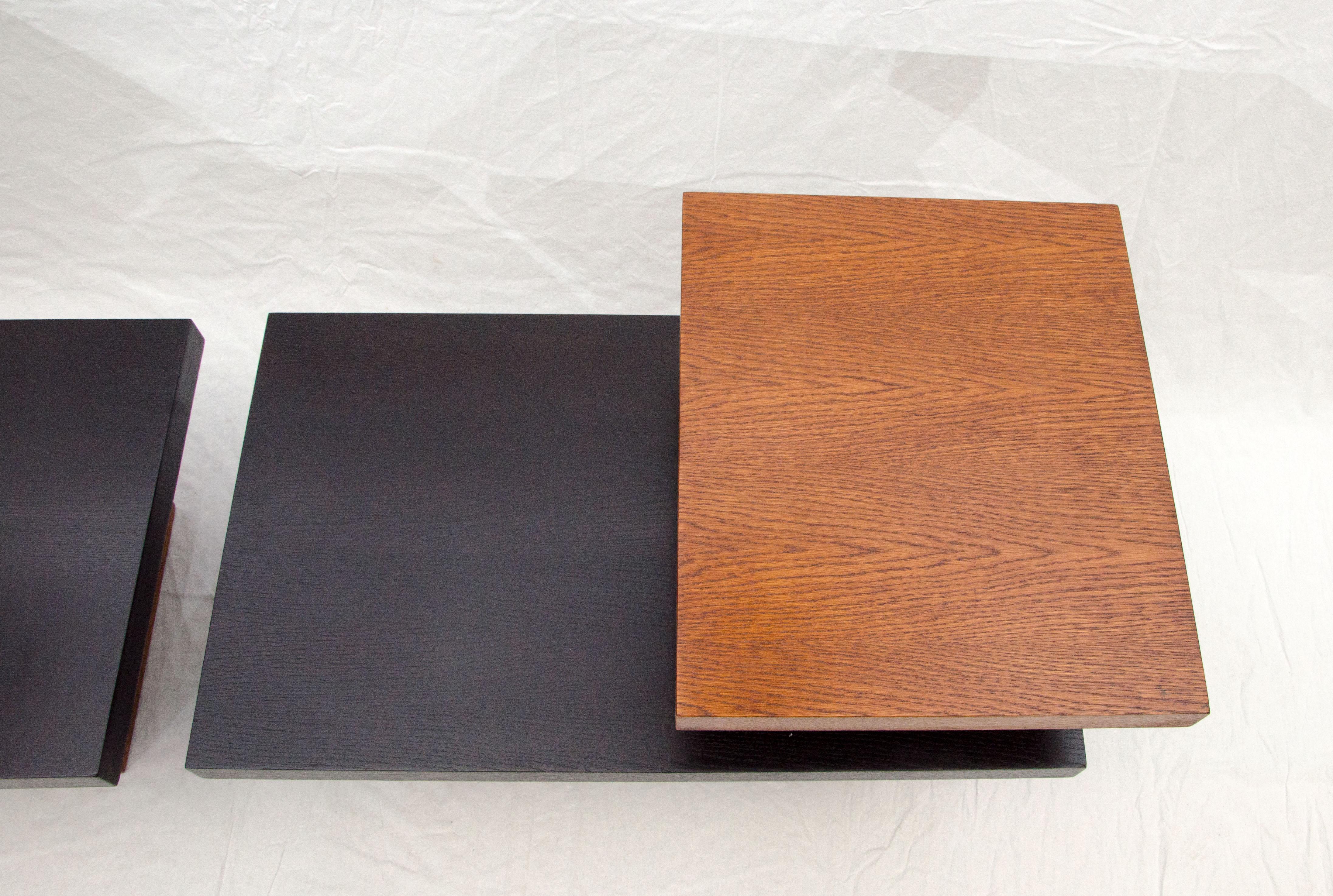20th Century Pair of Midcentury Two-Tier Oak Two-Tone End Tables in Paul Laszlo Style
