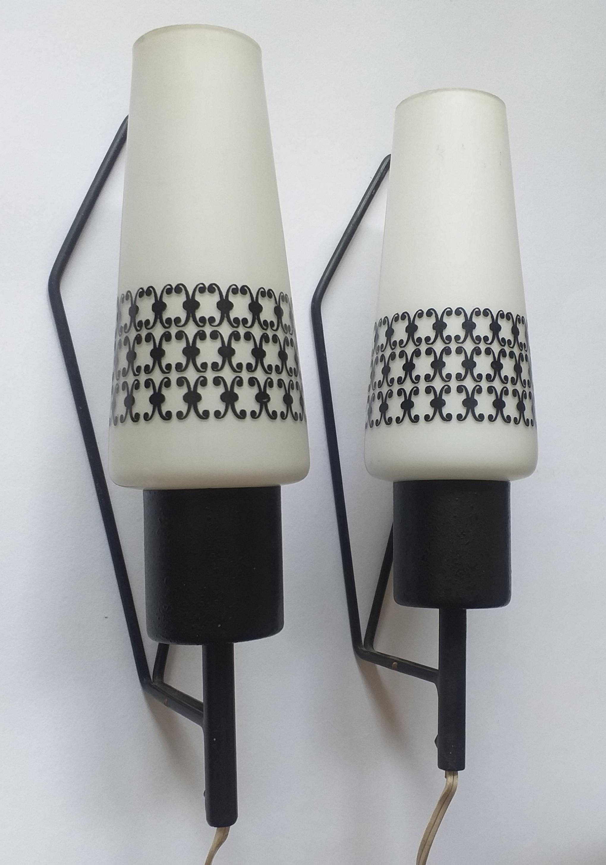Pareja de lámparas de pared de mediados de siglo, años 1960 en venta 3