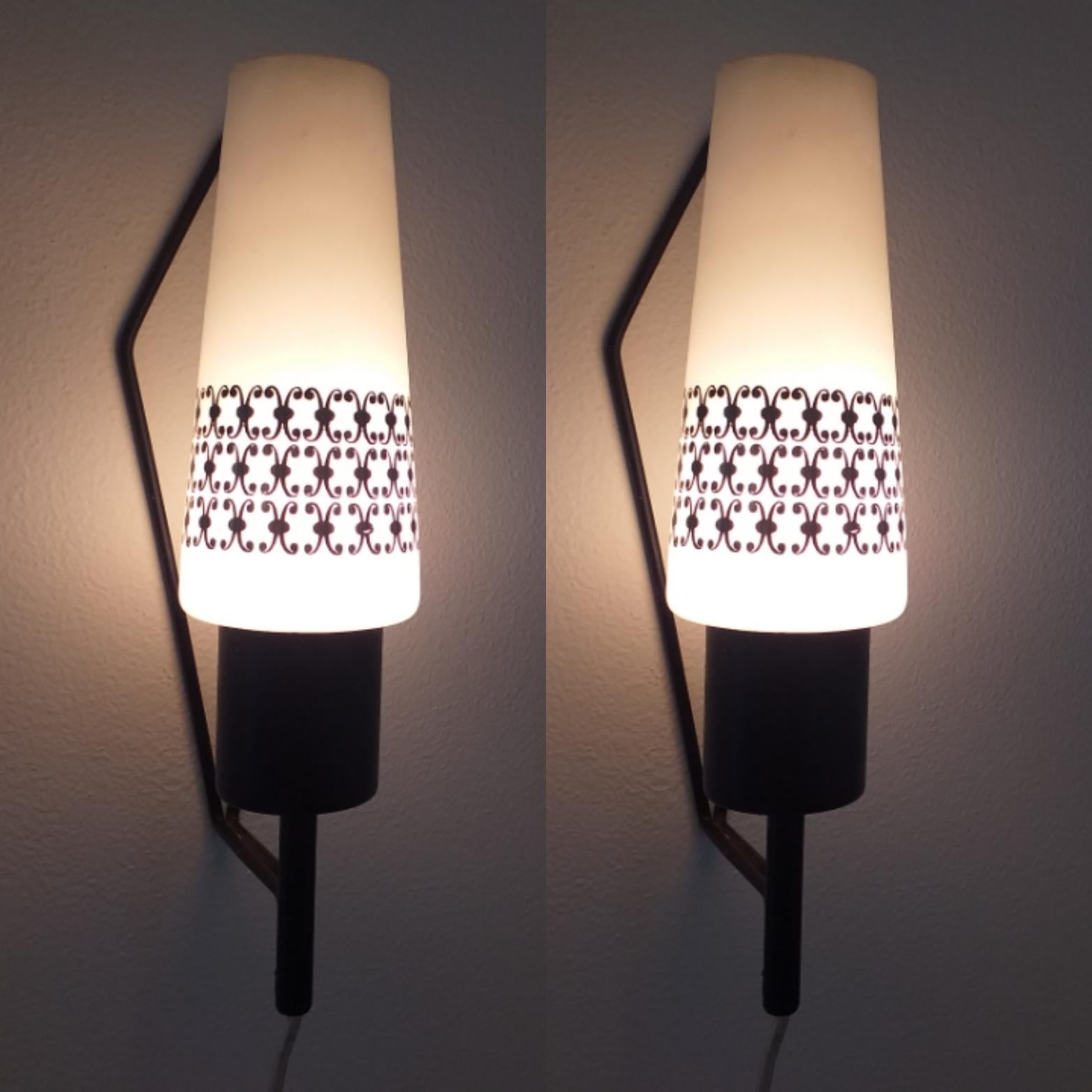 Pareja de lámparas de pared de mediados de siglo, años 1960 en venta 5