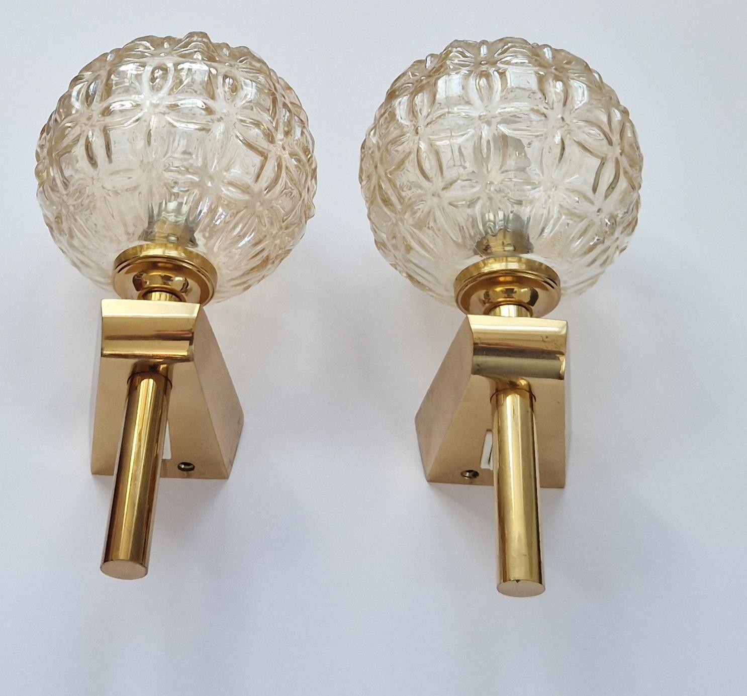 Paire de lampes murales du milieu du siècle dans le style de Gaetano Sciolari, Italie, 1970 en vente 3