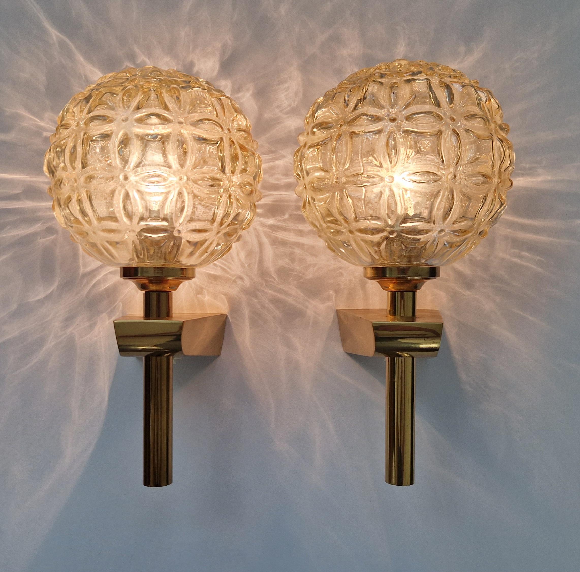 Paire de lampes murales du milieu du siècle dans le style de Gaetano Sciolari, Italie, 1970 en vente 5