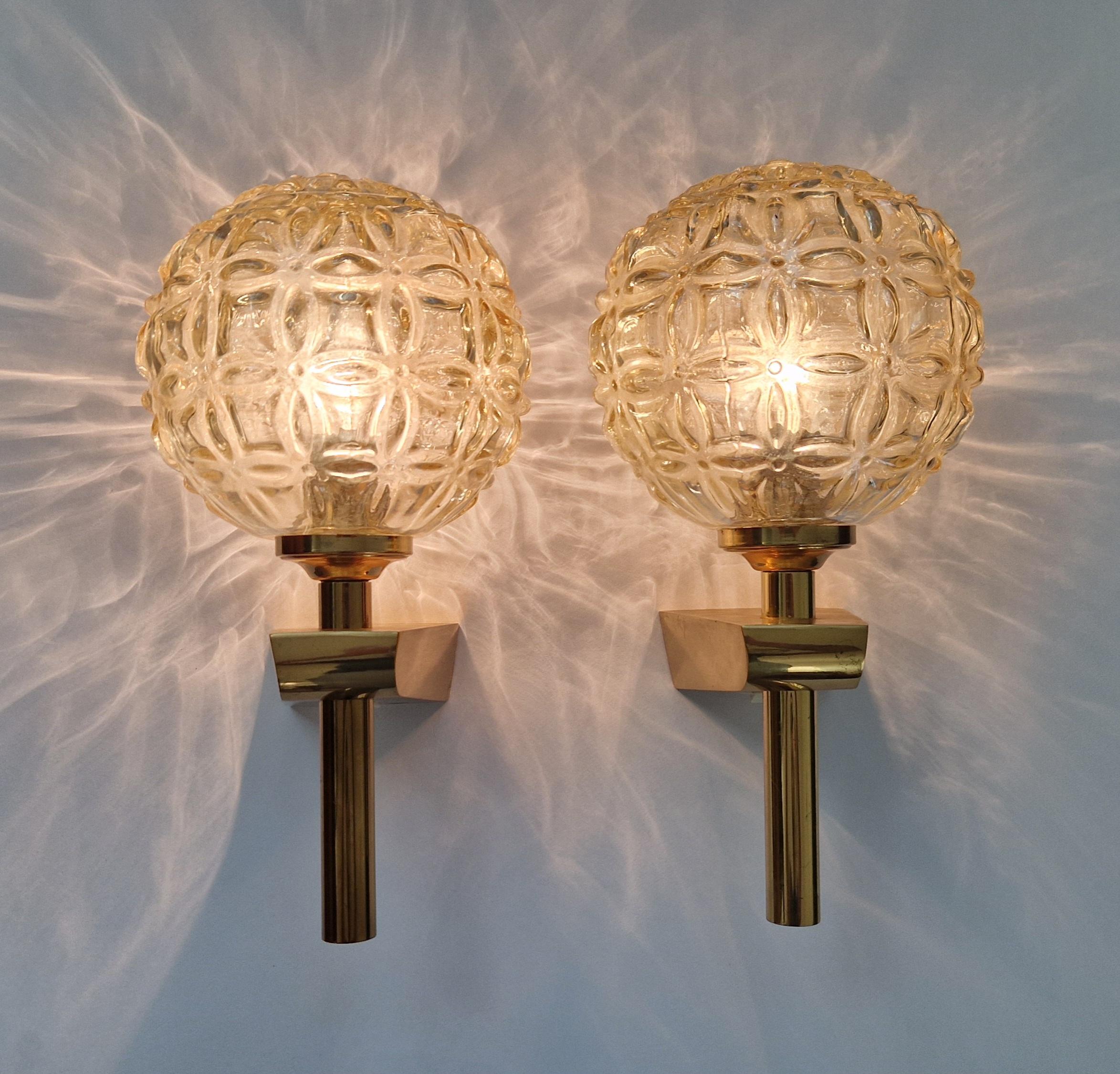 Paire de lampes murales du milieu du siècle dans le style de Gaetano Sciolari, Italie, 1970 en vente 6