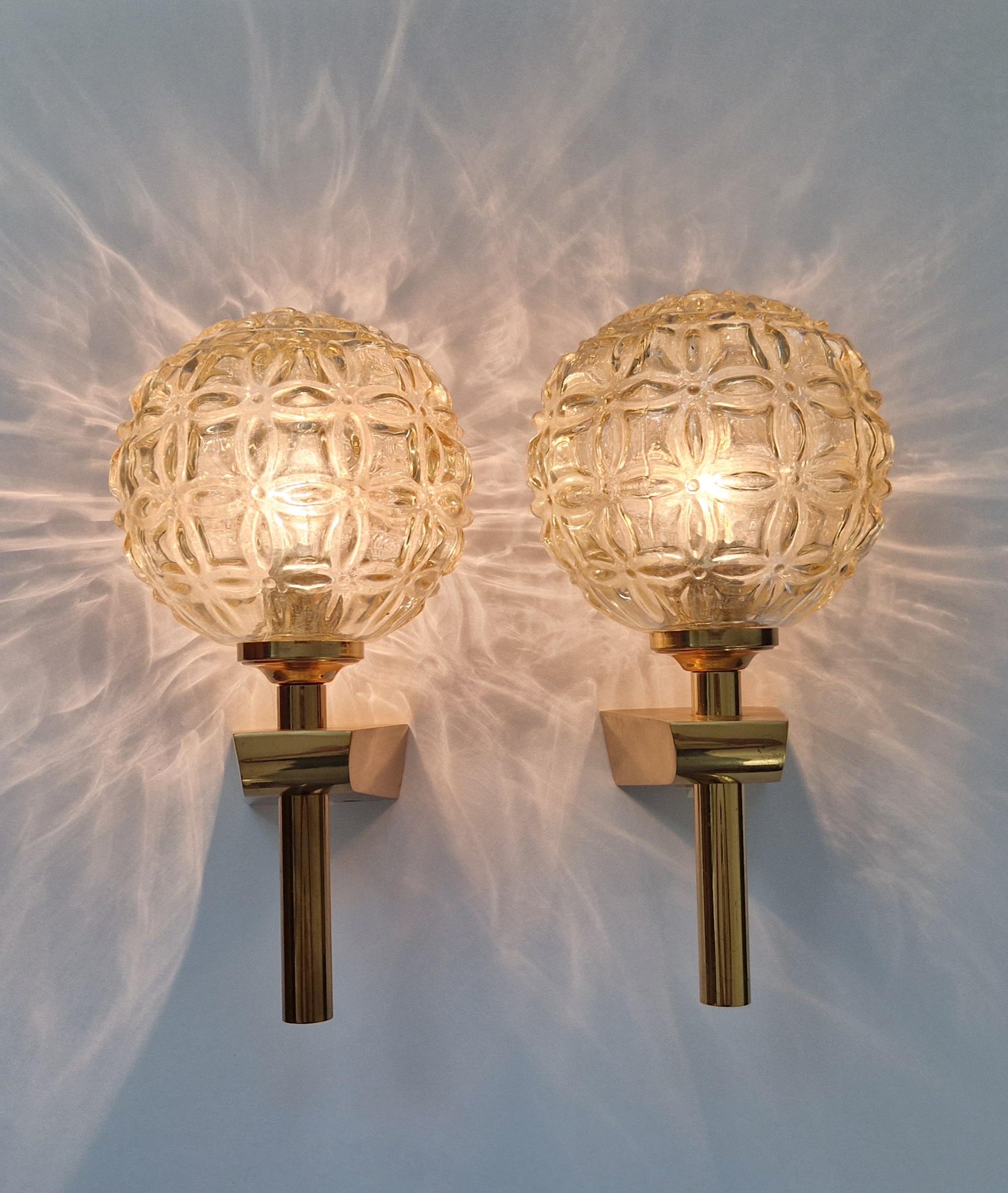 Paire de lampes murales du milieu du siècle dans le style de Gaetano Sciolari, Italie, 1970 en vente 7