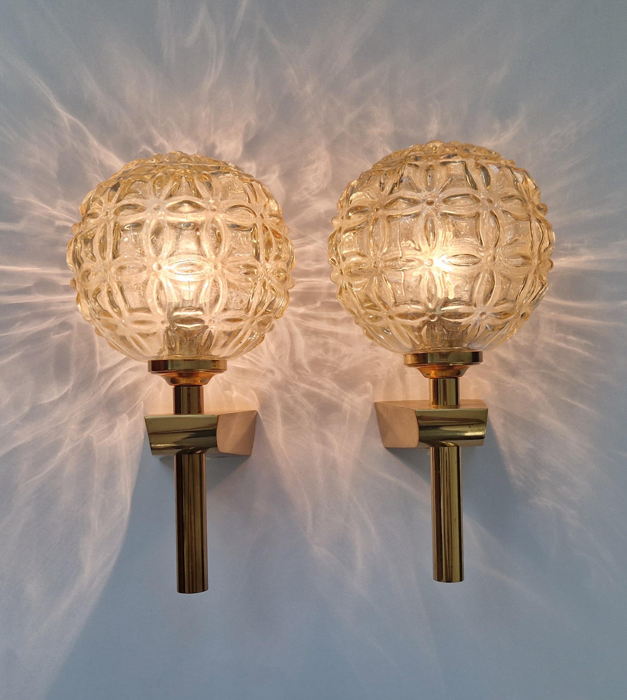 Paire de lampes murales du milieu du siècle dans le style de Gaetano Sciolari, Italie, 1970 en vente 9