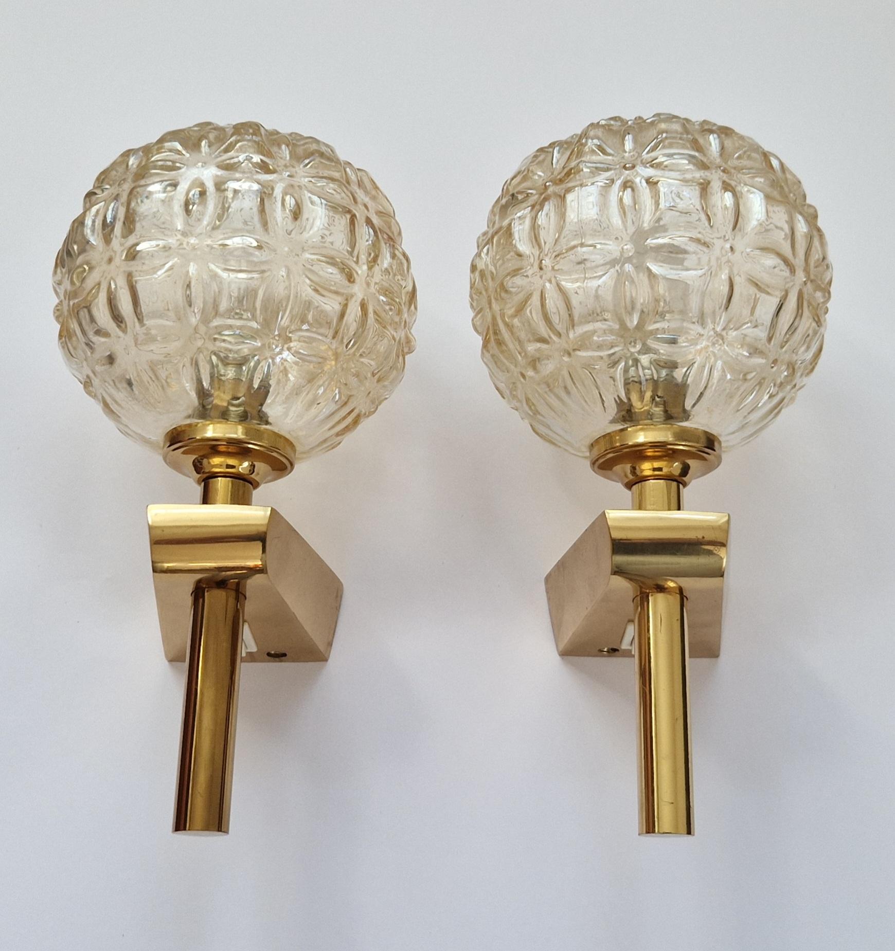 Paire de lampes murales du milieu du siècle dans le style de Gaetano Sciolari, Italie, 1970 en vente 1