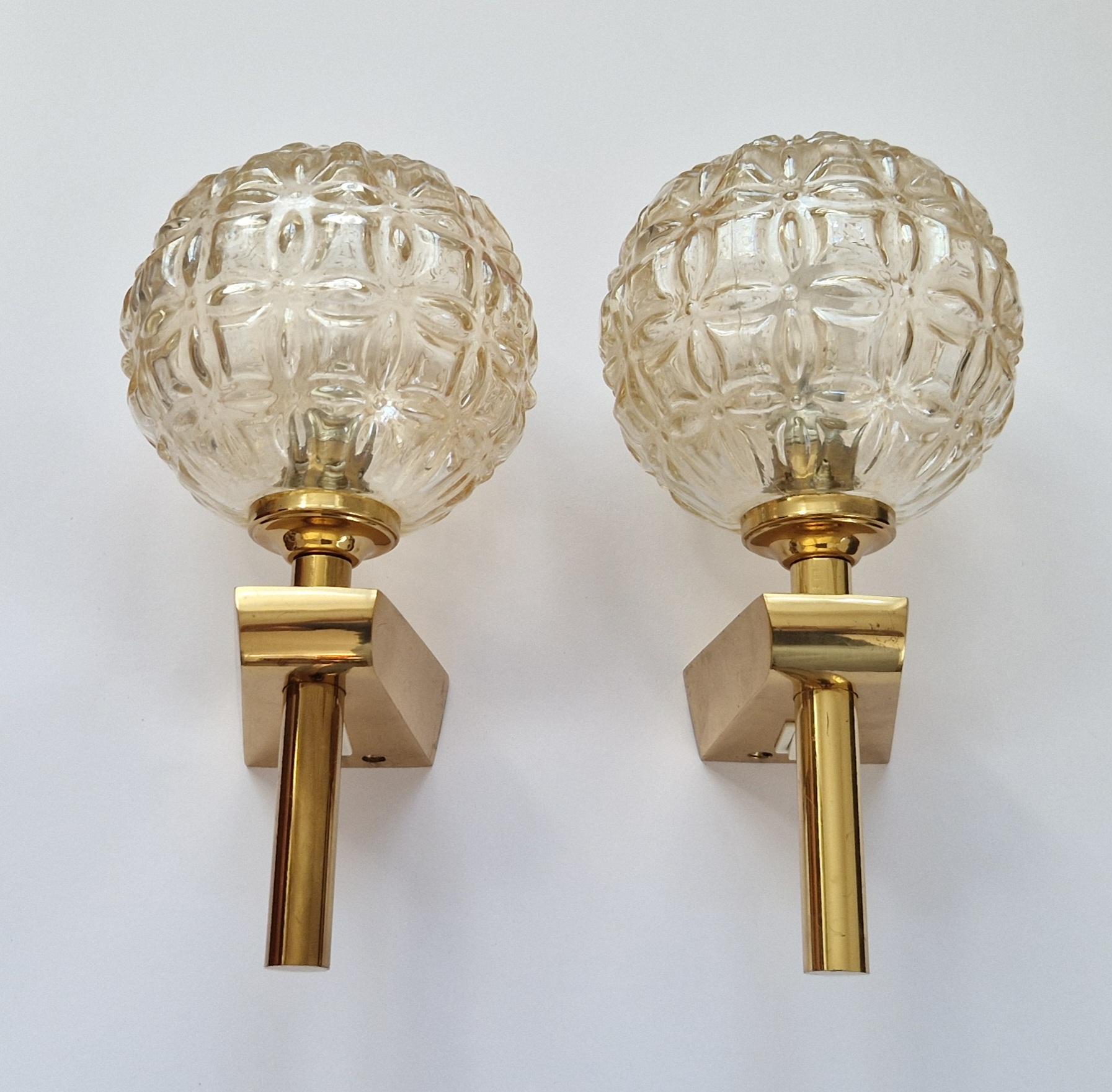 Paire de lampes murales du milieu du siècle dans le style de Gaetano Sciolari, Italie, 1970 en vente 2