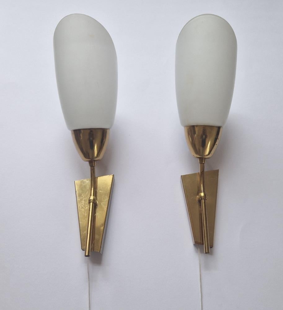 Mid-Century Modern Paire de lampes murales du milieu du siècle Kamenicky Senov, 1970 en vente