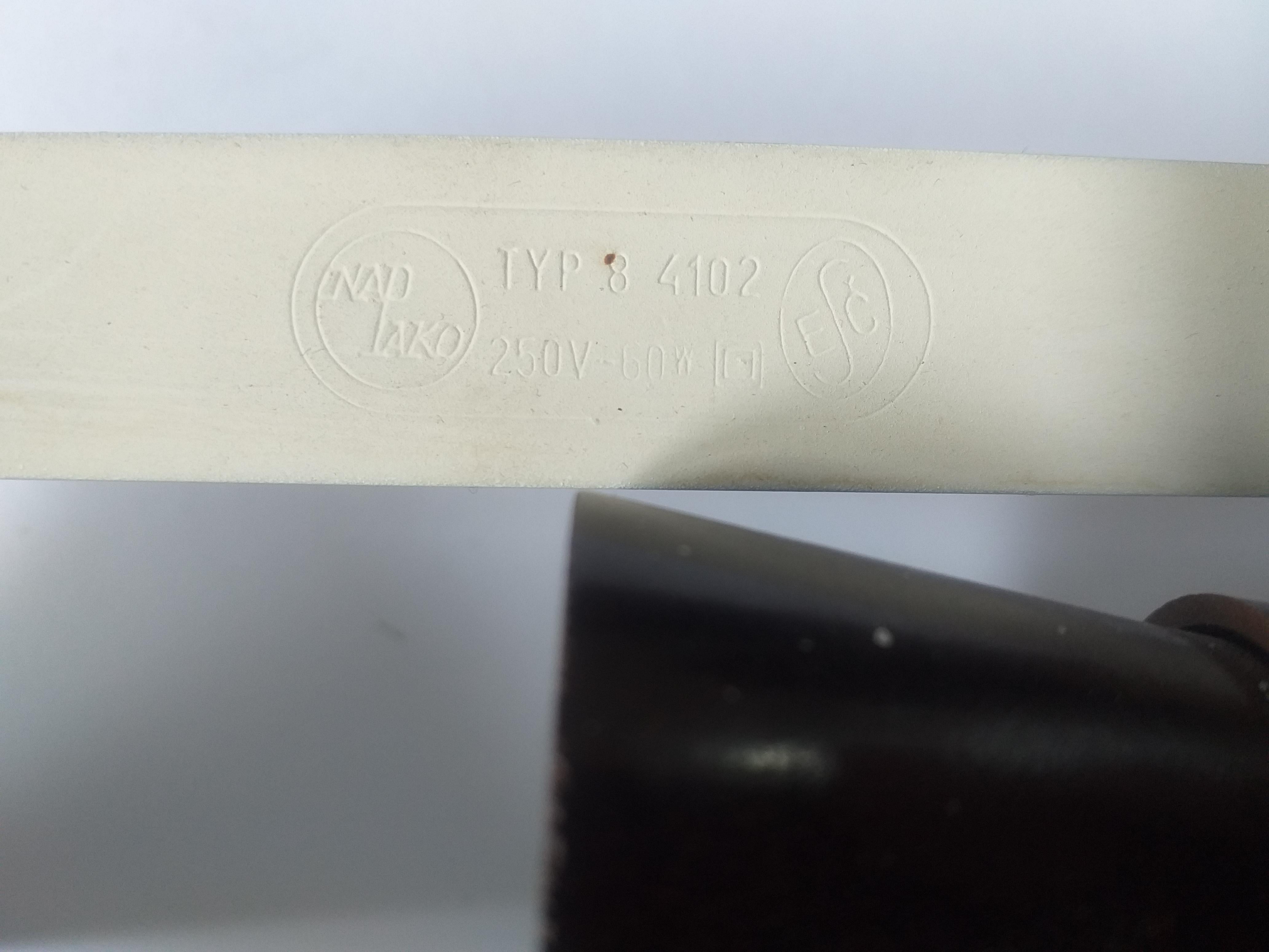 Ein Paar Mid-Century-Wandleuchten Napako, 1970er Jahre im Angebot 1
