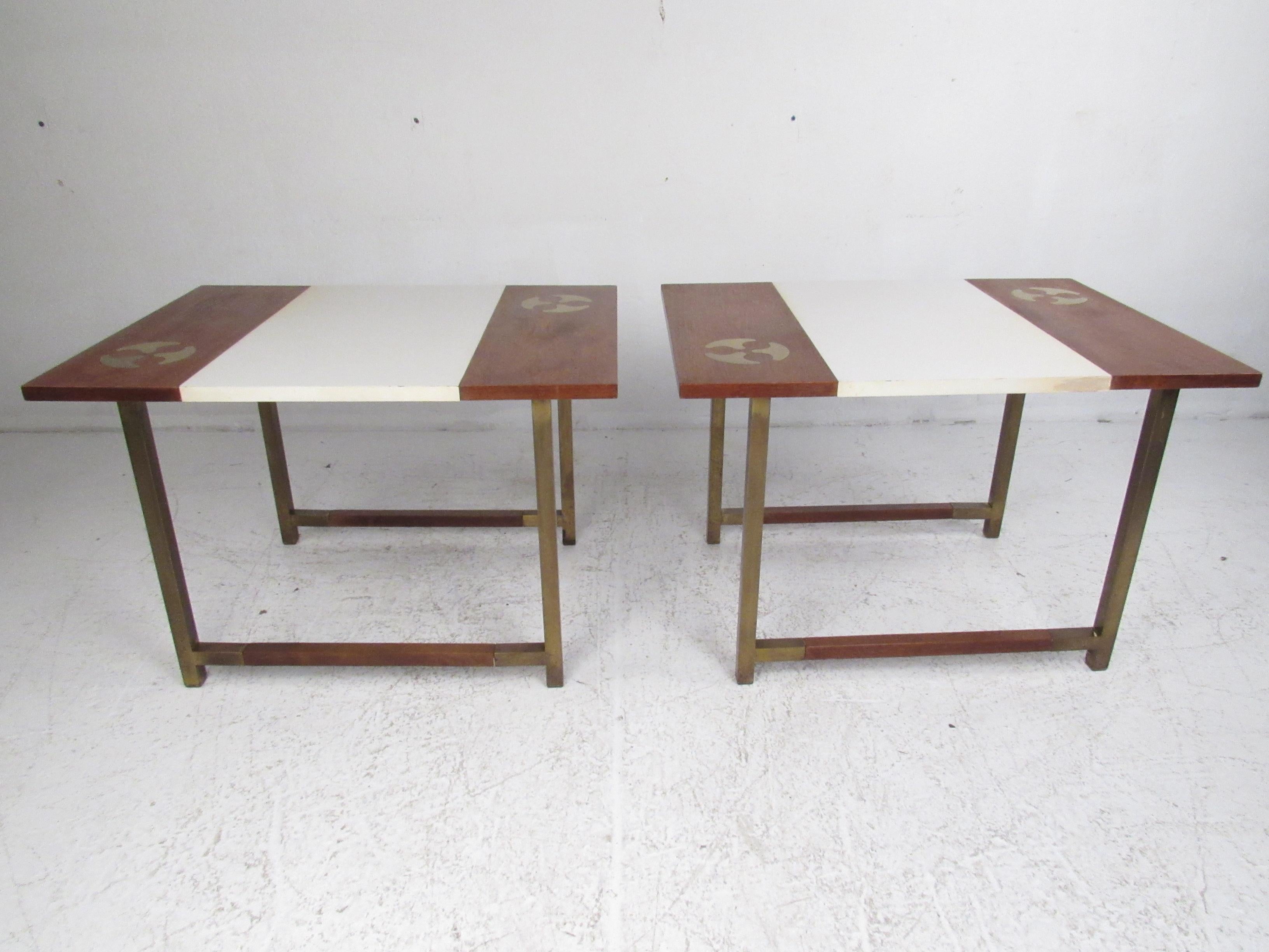 Mid-Century Modern Pair of Midcentury Walnut and Formica End Tables For Sale
