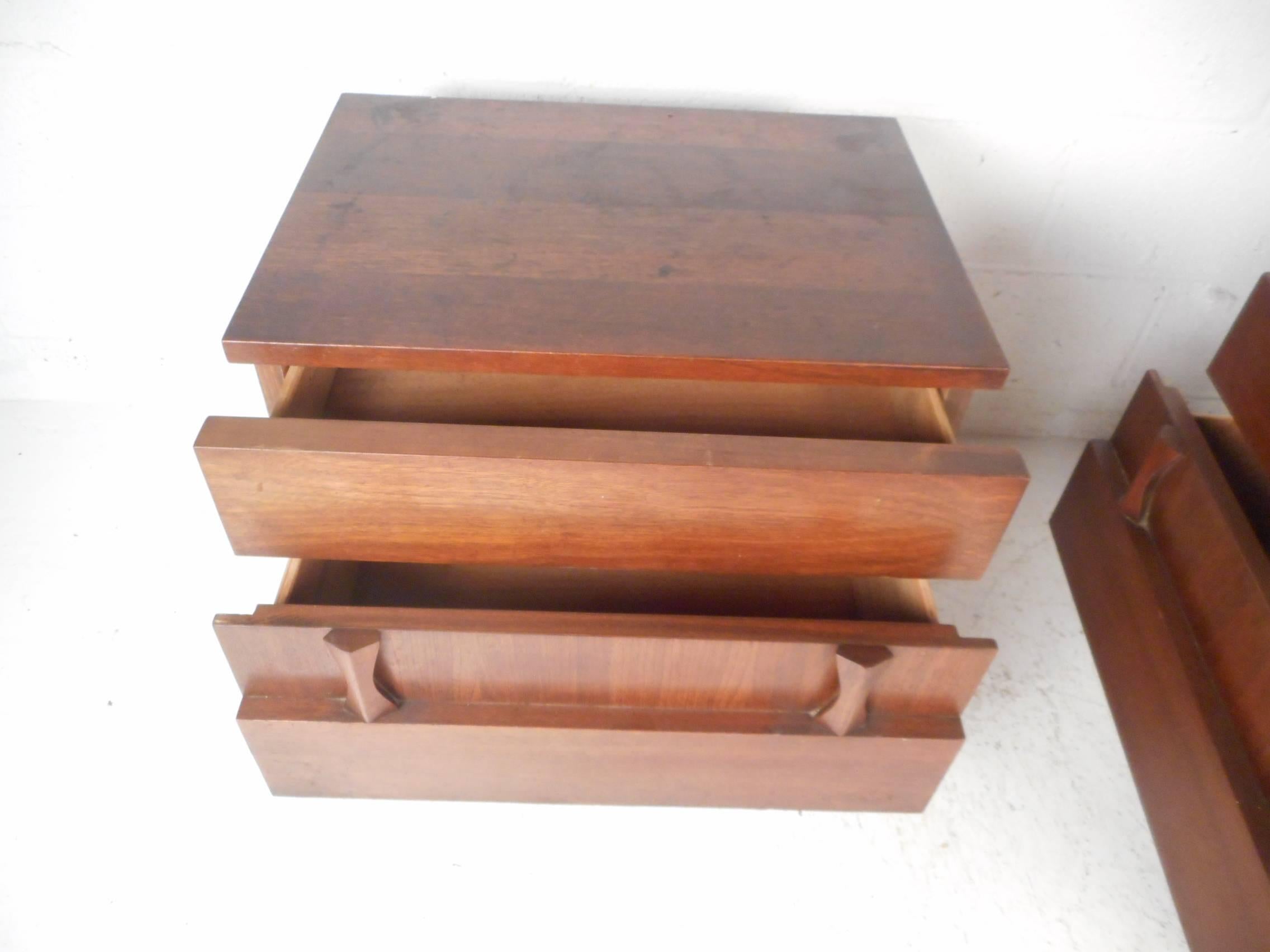 Late 20th Century Pair of Midcentury Walnut Nightstands by American of Martinsville