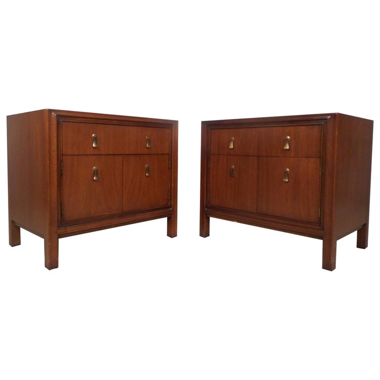 Pair of Midcentury Walnut Nightstands by Mount Airy Furniture For Sale